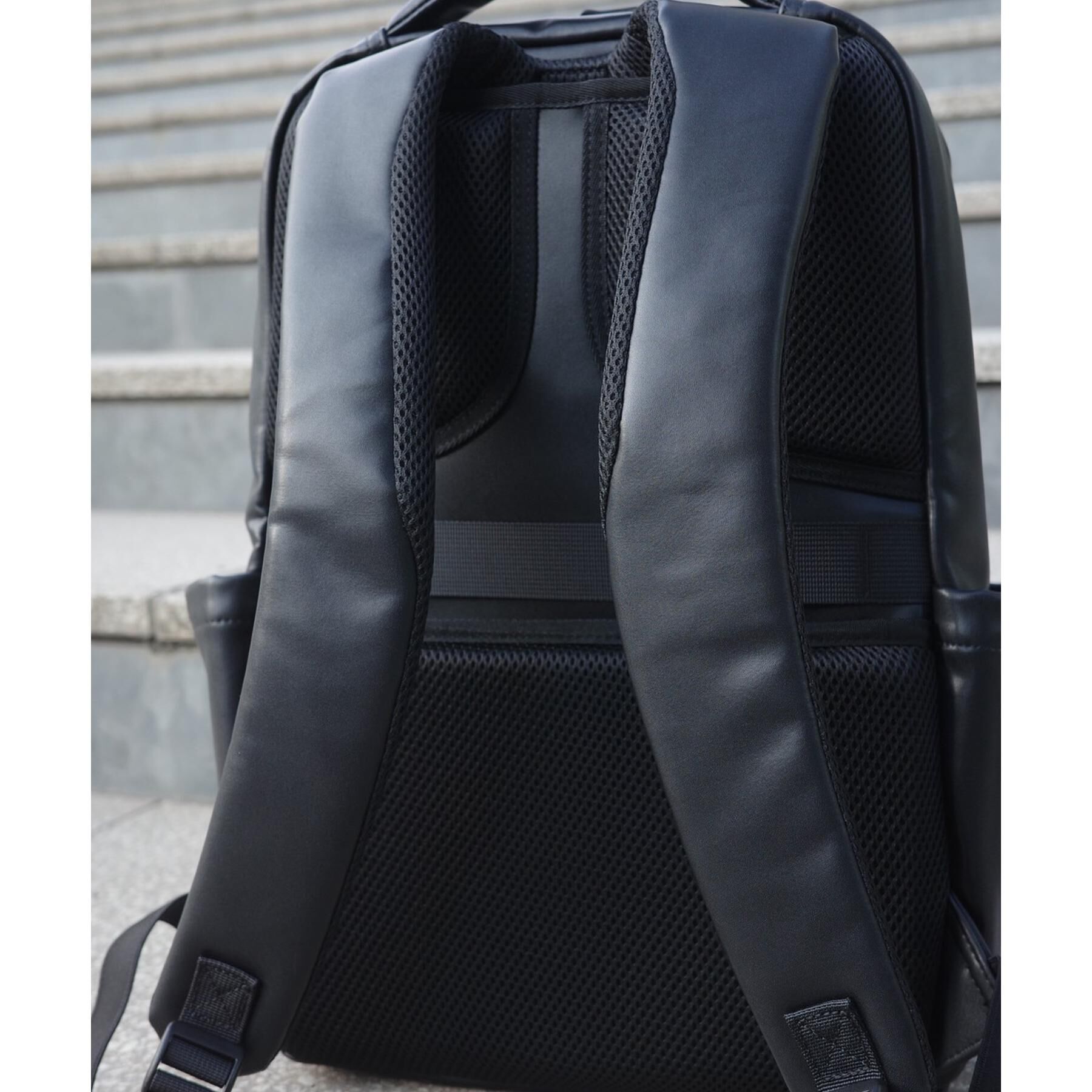 DRESSTERIOR「【荷重軽減】サスペンション リサイクルレザーバックパック」|リュック|