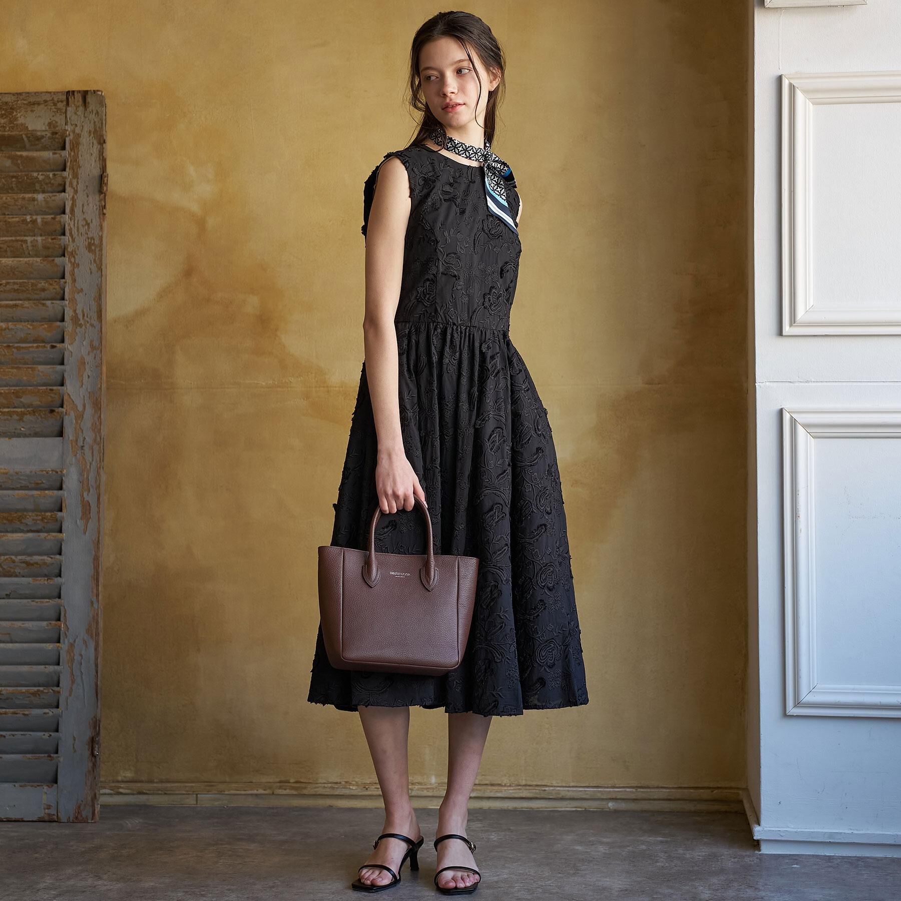 DRESSTERIOR「【ウォッシャブル】コットン エンブロイダリードレス」|ワンピース|