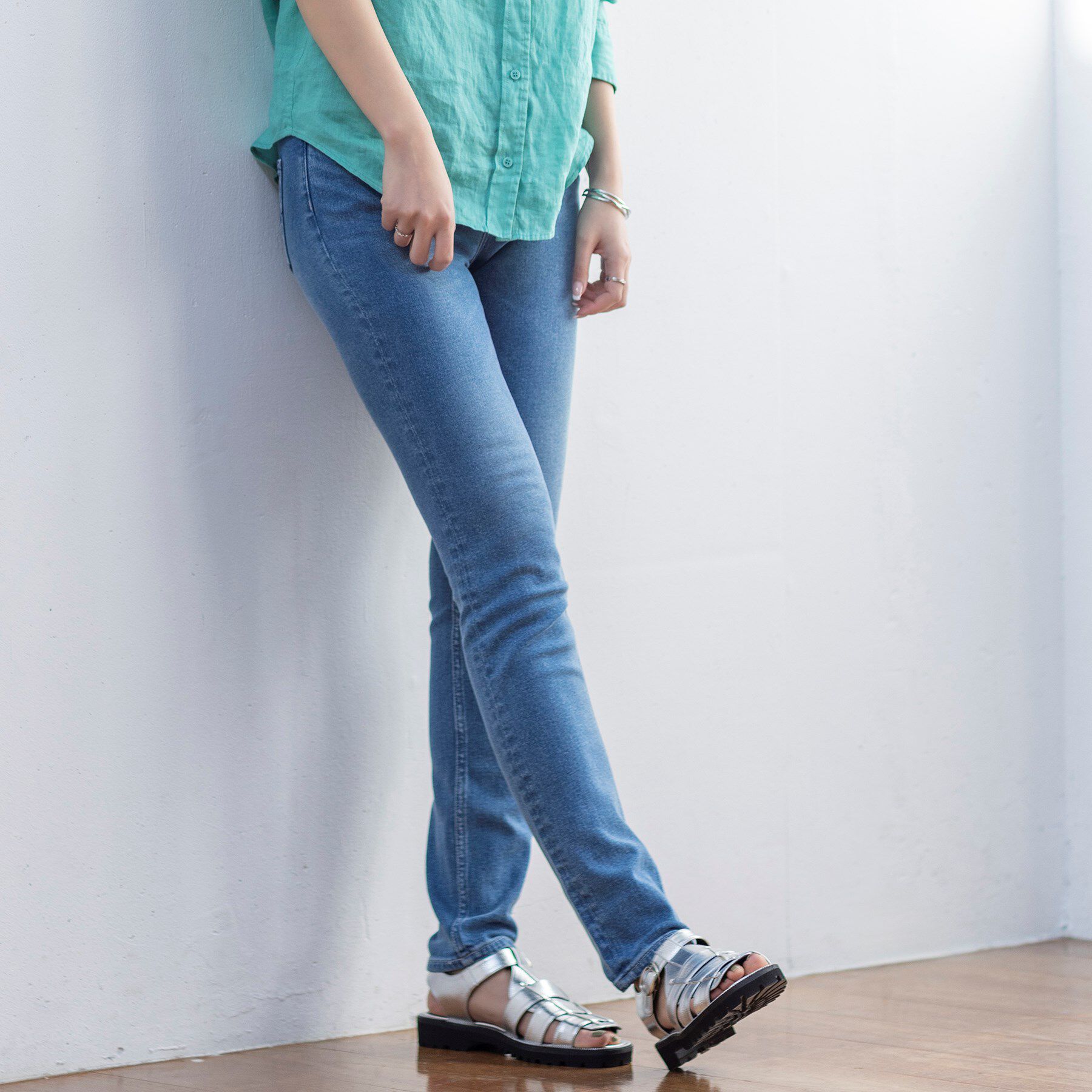 INDIVI「【通年活躍！褒められデニム】スキニー デニムパンツ」|デニム|クリアブルー(092