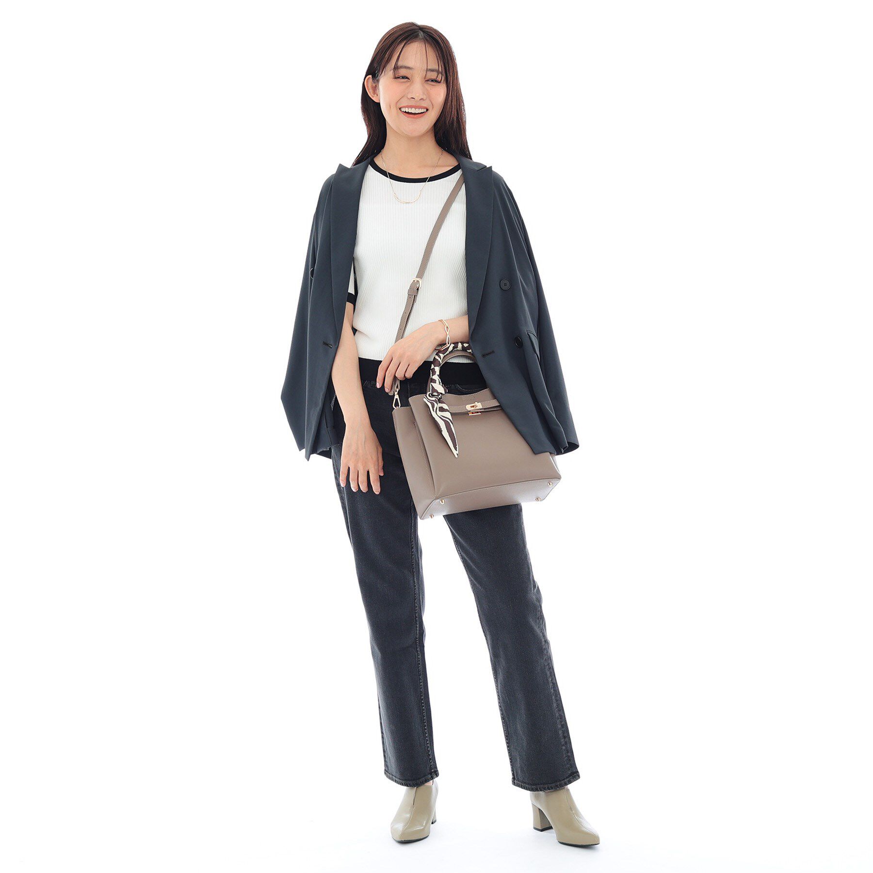 INDIVI「ソフトタックミドルバッグ」|ハンドバッグ|