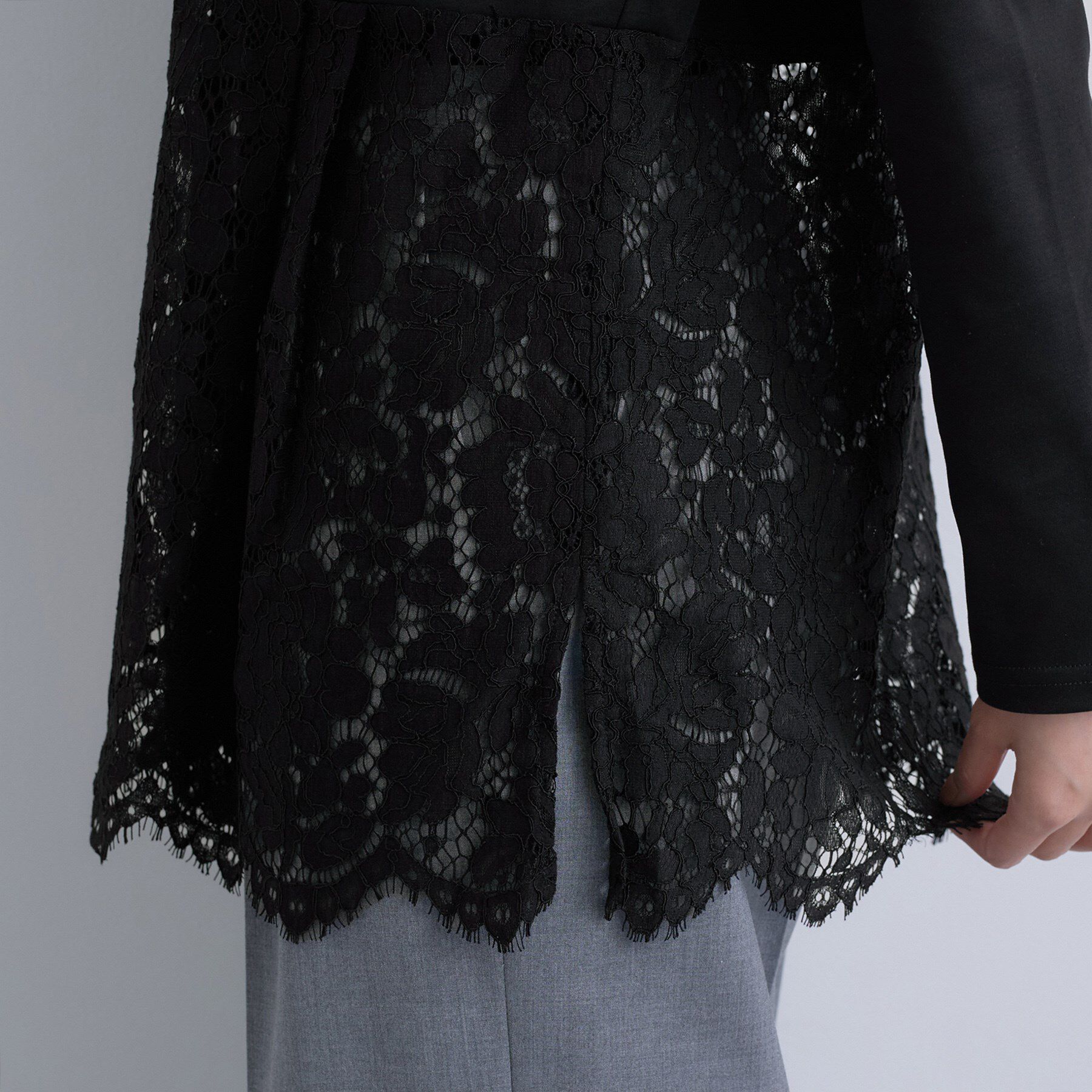 INDIVI「【レイヤードにおすすめ】レース切り替えカットソー」|Tシャツ・カットソー|