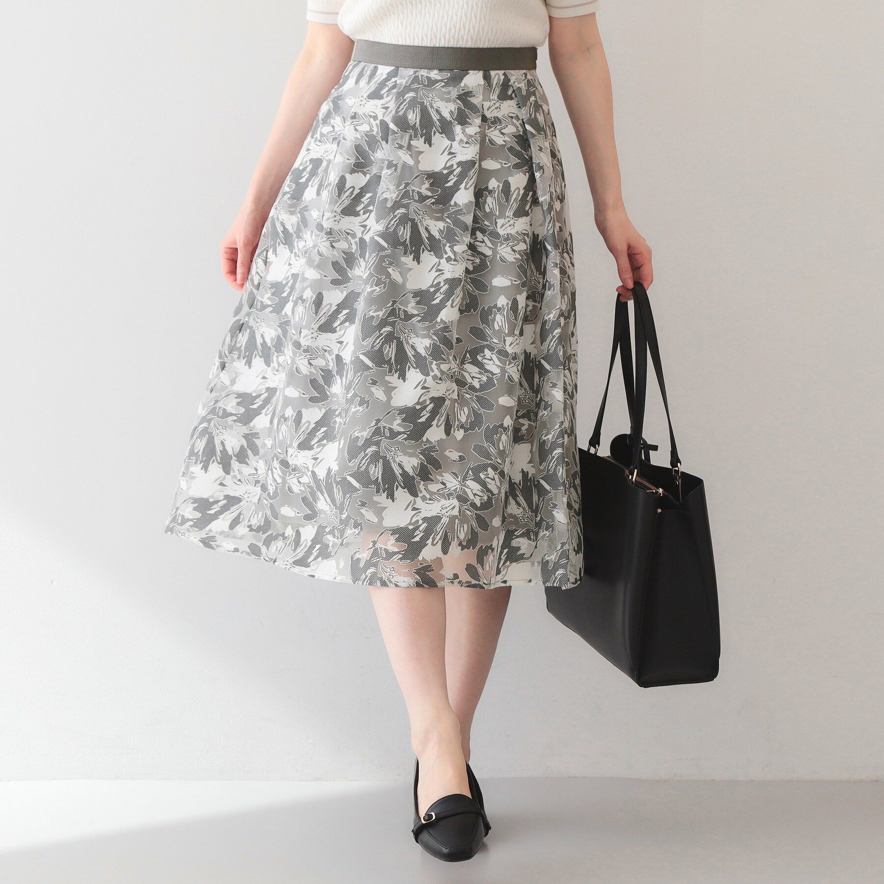 index「シアーフラワータックフレアスカート【洗濯機OK】」|スカート|チャコールグレー(1