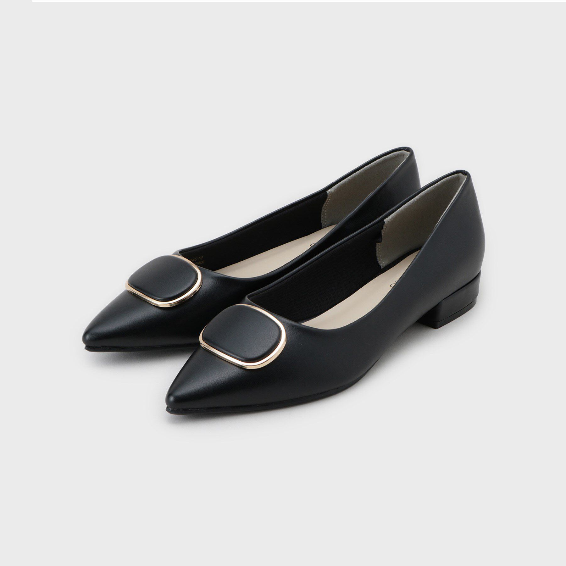 OPAQUE.CLIP「【抗菌防臭加工／通勤対応可能】デザインバックルポインテッドパンプス」|パンプス|