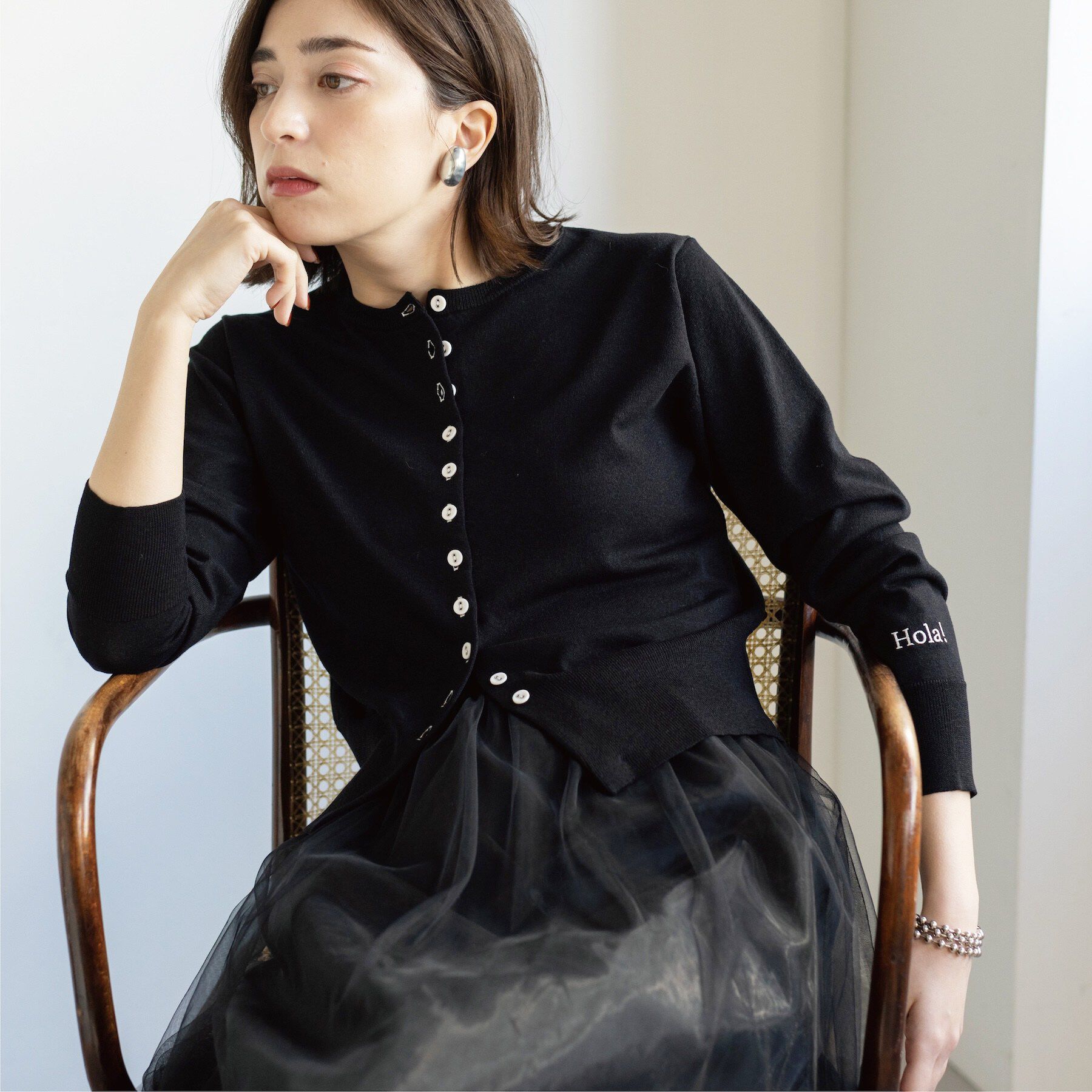 OPAQUE.CLIP「多ボタン 袖口刺繍クルーネックカーディガン」|カーディガン|