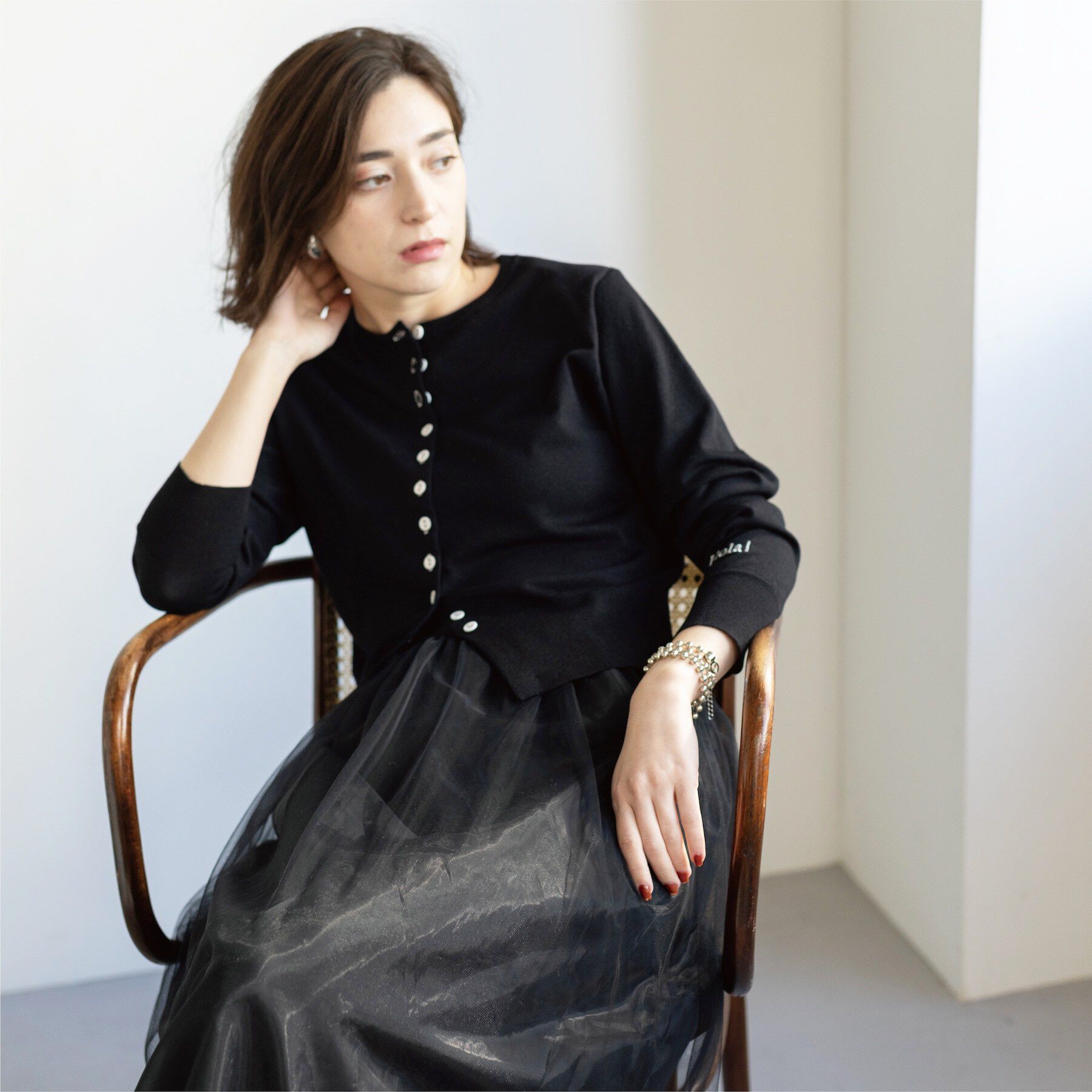 OPAQUE.CLIP「多ボタン 袖口刺繍クルーネックカーディガン」|カーディガン|