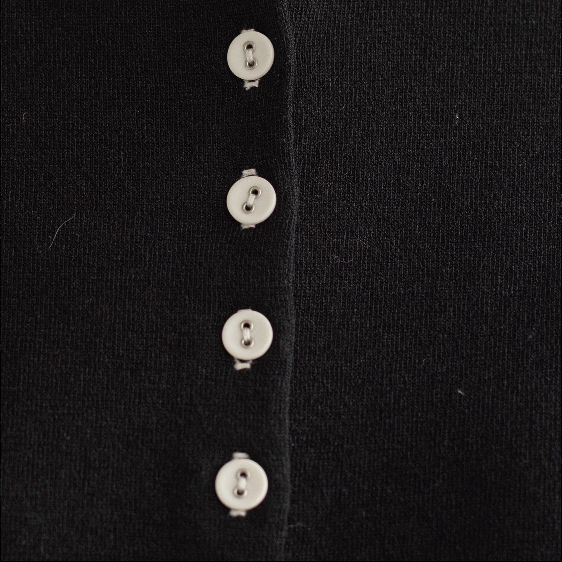 OPAQUE.CLIP「多ボタン 袖口刺繍クルーネックカーディガン」|カーディガン|