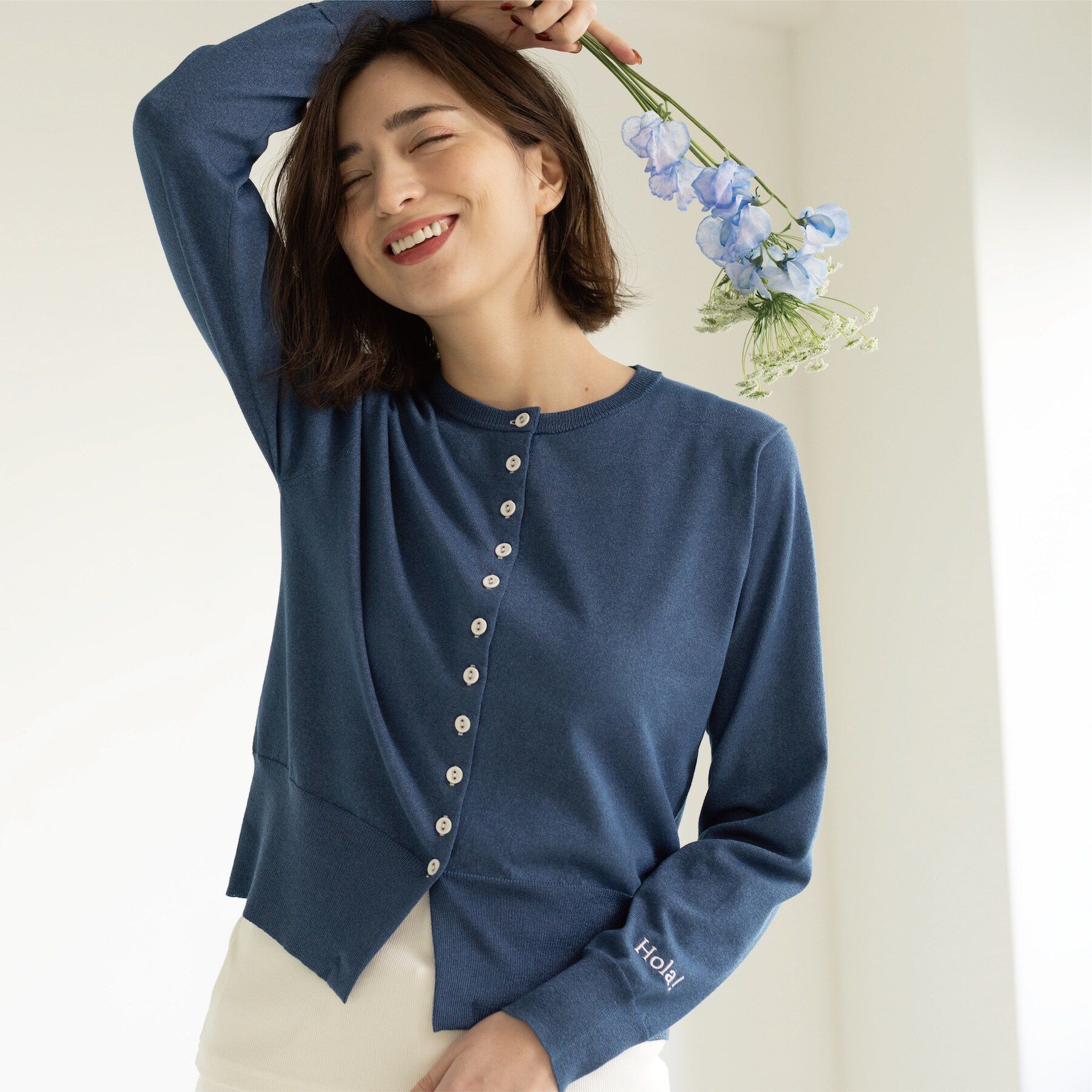 OPAQUE.CLIP「多ボタン 袖口刺繍クルーネックカーディガン」|カーディガン|ネイビー(094)