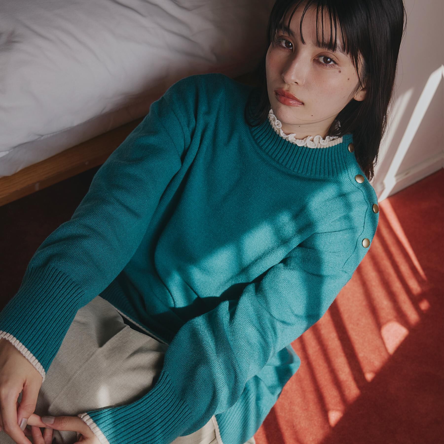 THE SHOP TK「【インしないで着られる】金ボタン ハイネックニット/毛玉になりにくい/静電気防止/洗濯機OK」|ニット・セーター|グリーン(922)