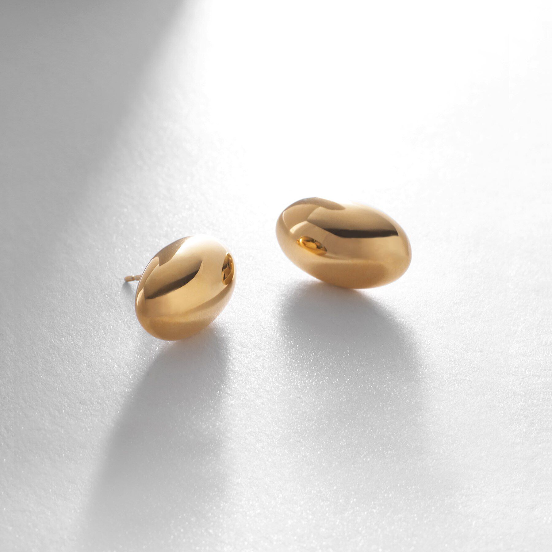 COCOSHNIK ONKITSCH「シルバー ホロウピアス オーバルスタッド GP」|ピアス|ゴールド(600)