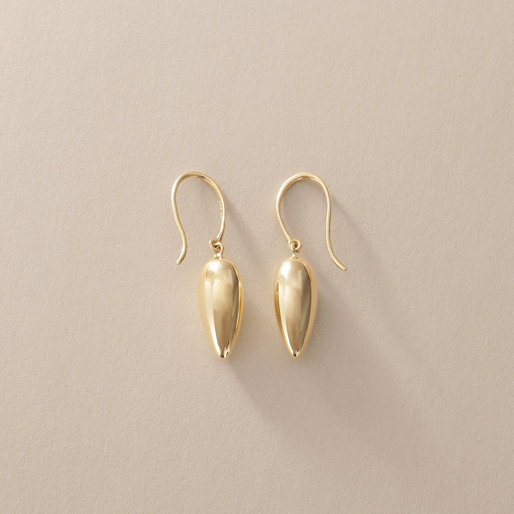 COCOSHNIK「K10中空ドロップシェイプ フックピアス」|ピアス|