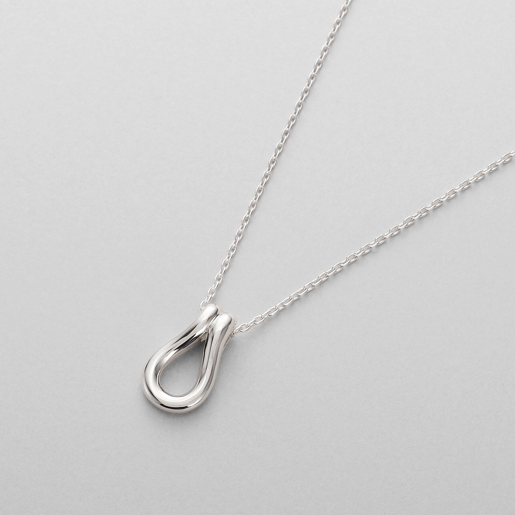 COCOSHNIK ONKITSCH「シルバー ホースシューモチーフネックレス」|ネックレス|