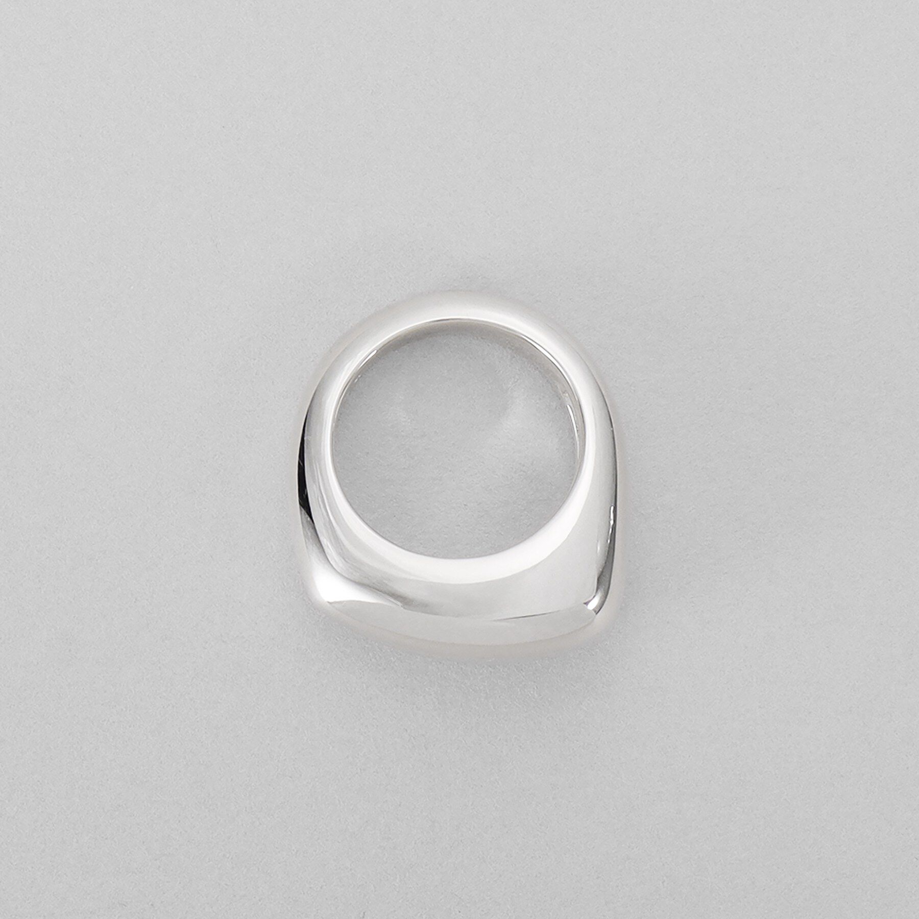 COCOSHNIK ONKITSCH「シルバー ボリュームペアシェイプシグネットリング」|リング|