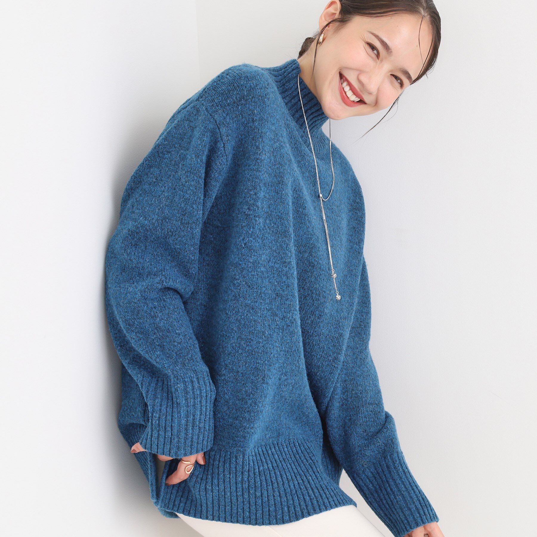 SHOO･LA･RUE「【S-LL】ゆるシルエットな メランジタートルニット」|ニット・セーター|ブルー(092)