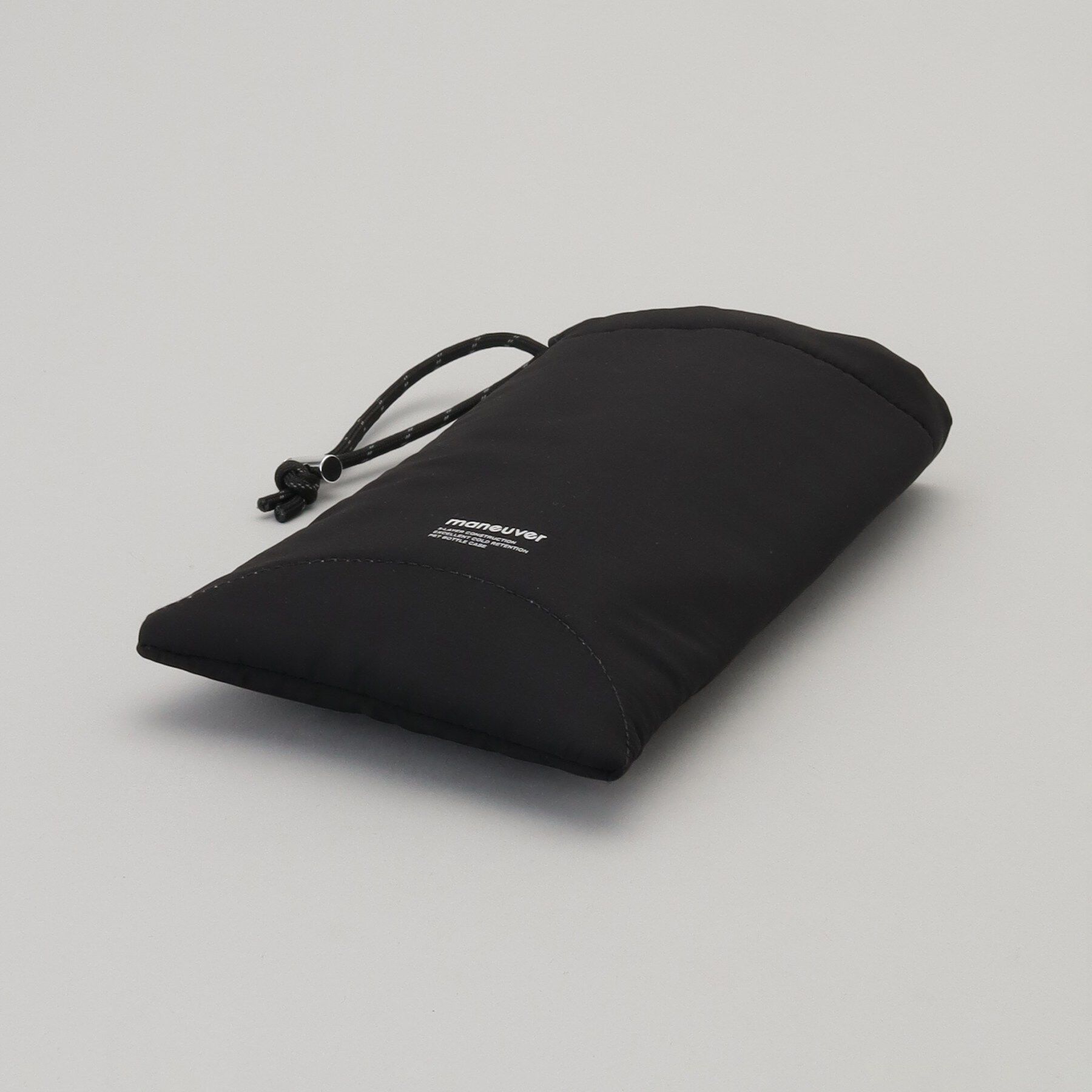 212 KITCHEN STORE「5レイヤー保冷ペットボトルケース maneuver BK」|食器・キッチングッズ|