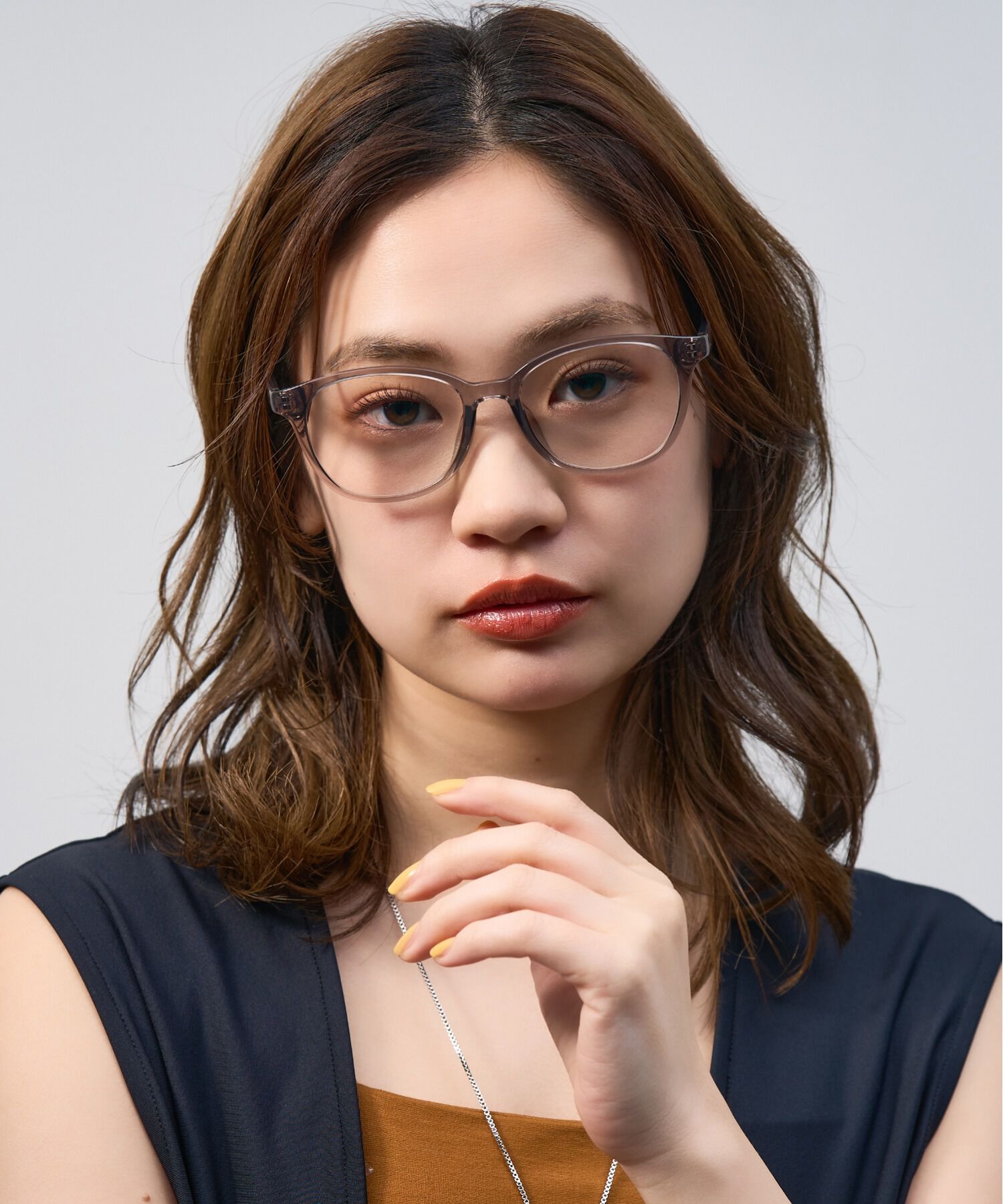  「【WEB限定】ウェリントン型 調光 サングラス レンズの色が変わるサングラス｜Zoff」|サングラス|