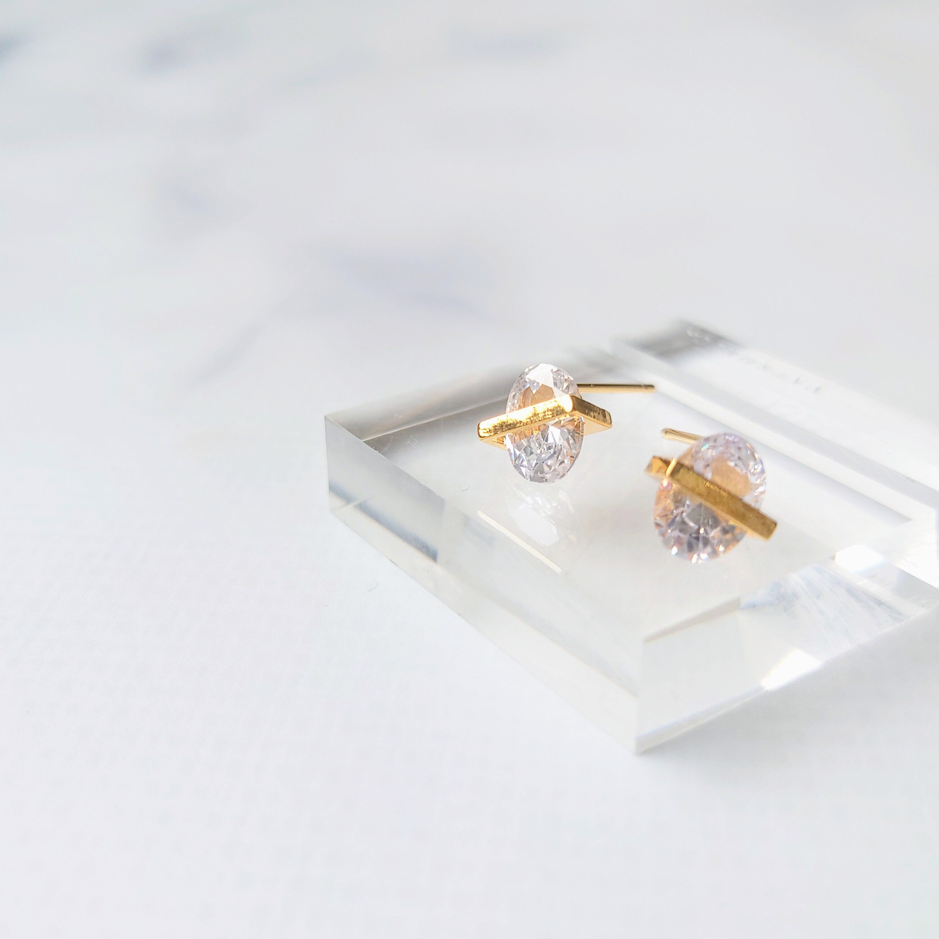 MARQUISE「ラウンドクリスタルピアス」|ピアス|ゴールド