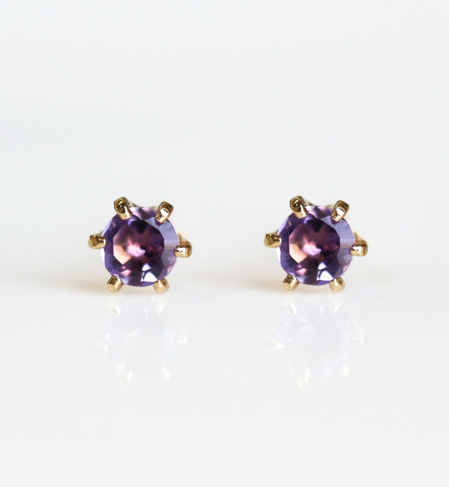  「誕生石 一粒ピアス | K18 」|ピアス|2月 アメジスト