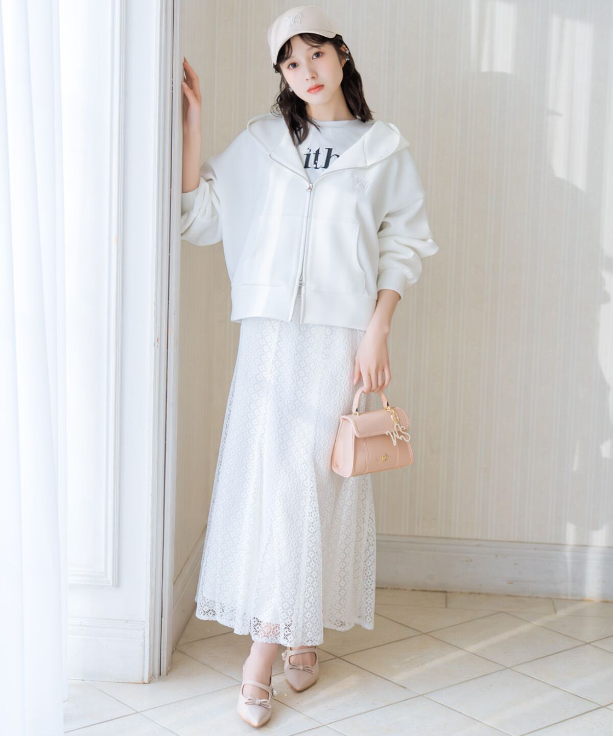 WILLSELECTION「ビジュー付き刺繍ロゴTシャツ」|Tシャツ・カットソー|