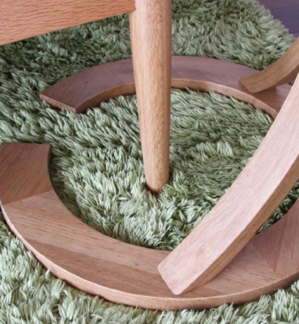 B-COMPANY「手元近くまで寄せられる　LOTUSサイドテーブル」|ステーショナリー|