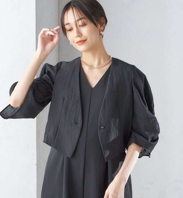 SHIPS for women「little black:〈手洗い可能〉ネジリ スリーブ シアー ショート 羽織（セレモニー対応可）」|ノーカラージャケット|