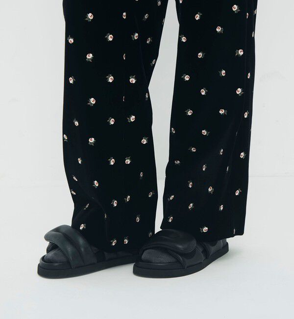 CABaN「ベロア PETIT ROSEプリントパンツ」|チノ|