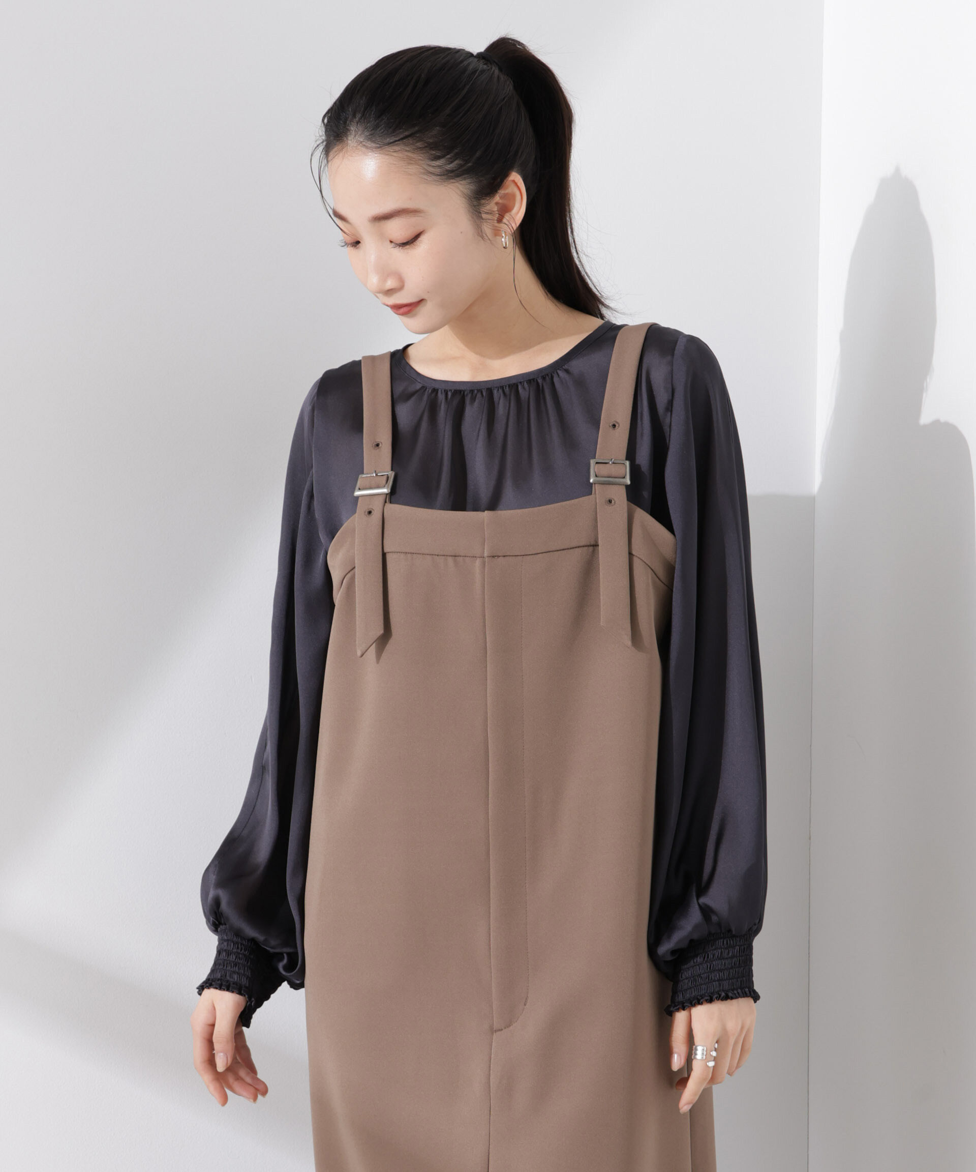 nano･universe「2WAYデザインスリーブサテンブラウス」|シャツ・ブラウス|