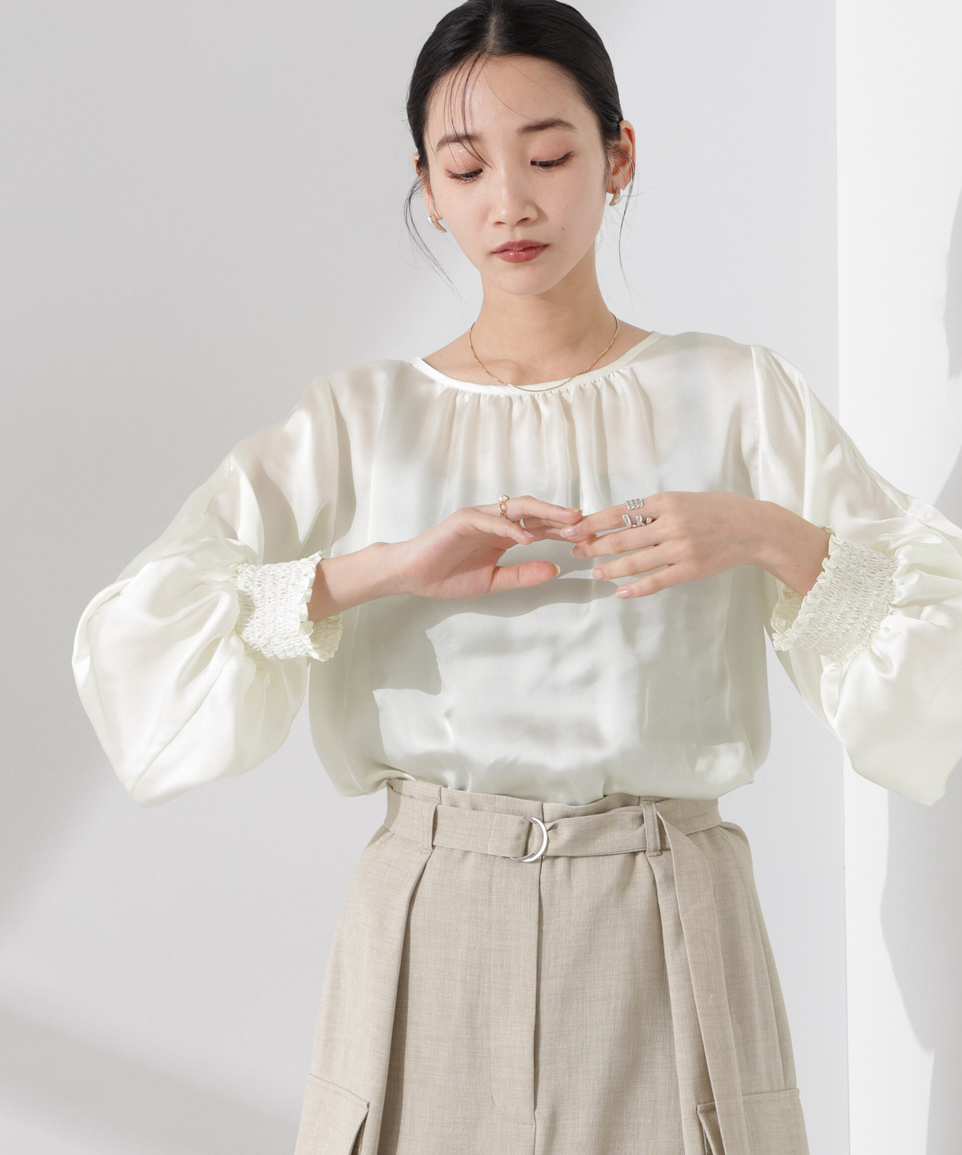 nano･universe「2WAYデザインスリーブサテンブラウス」|シャツ・ブラウス|ホワイト
