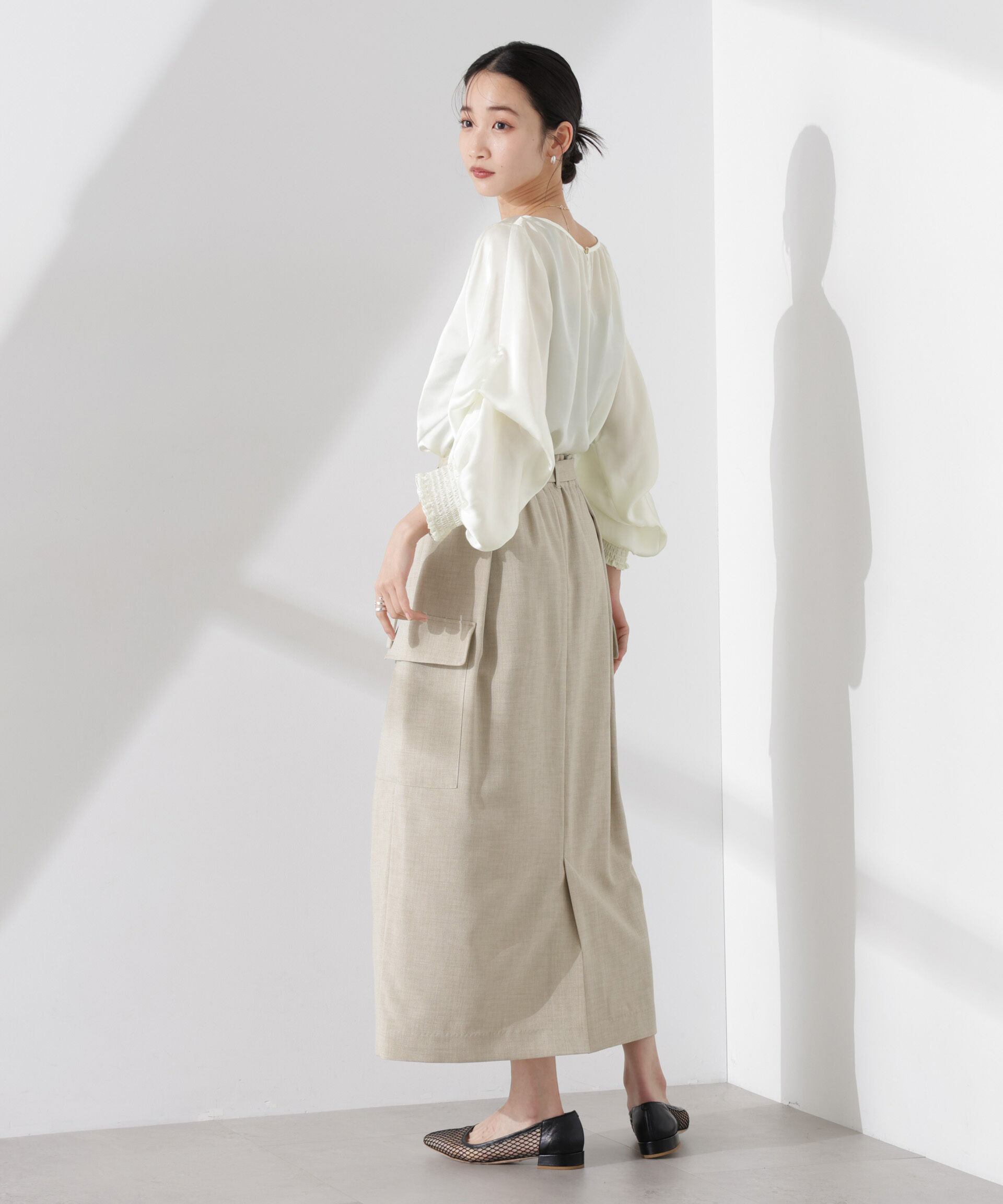 nano･universe「2WAYデザインスリーブサテンブラウス」|シャツ・ブラウス|