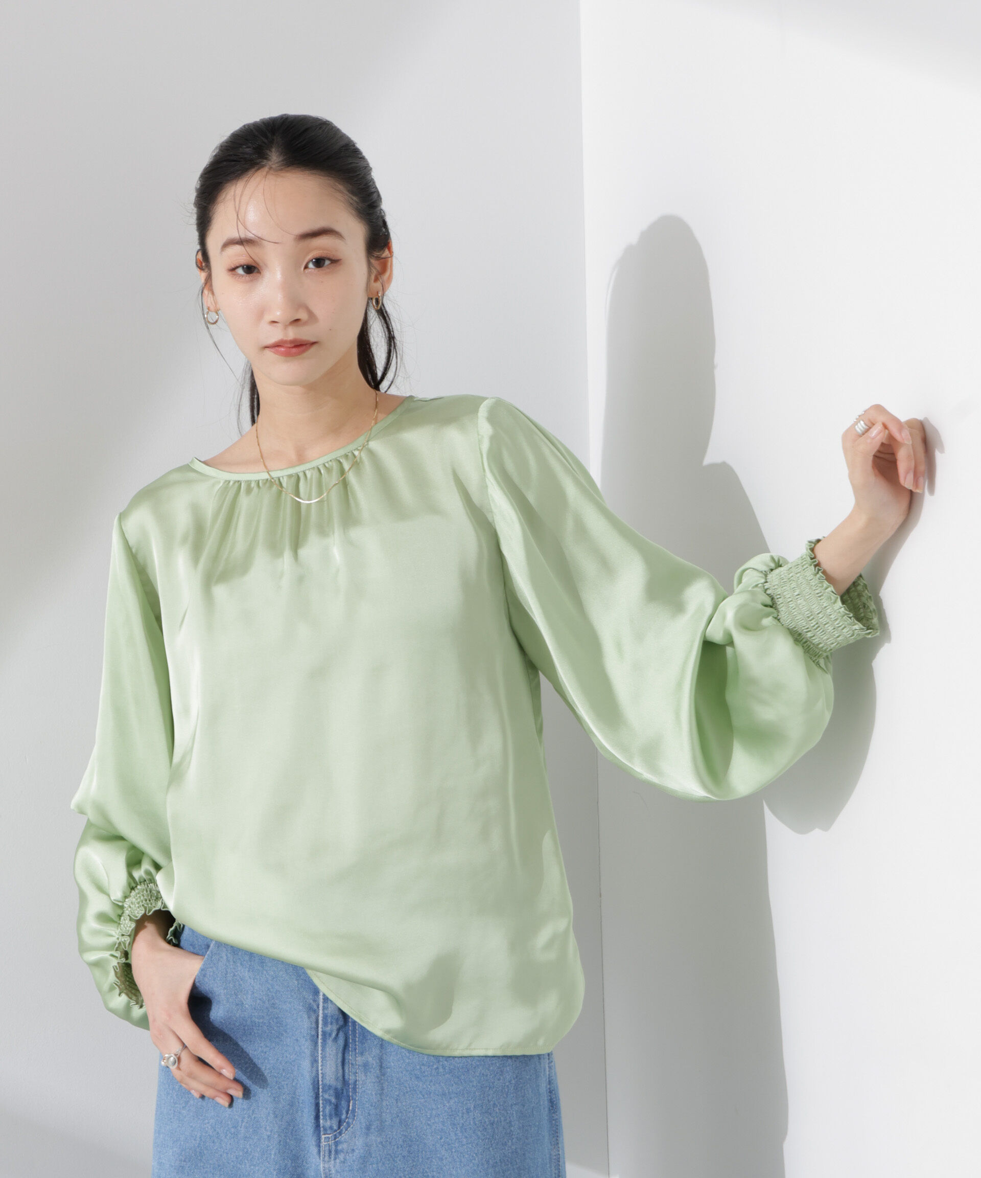 nano･universe「2WAYデザインスリーブサテンブラウス」|シャツ・ブラウス|