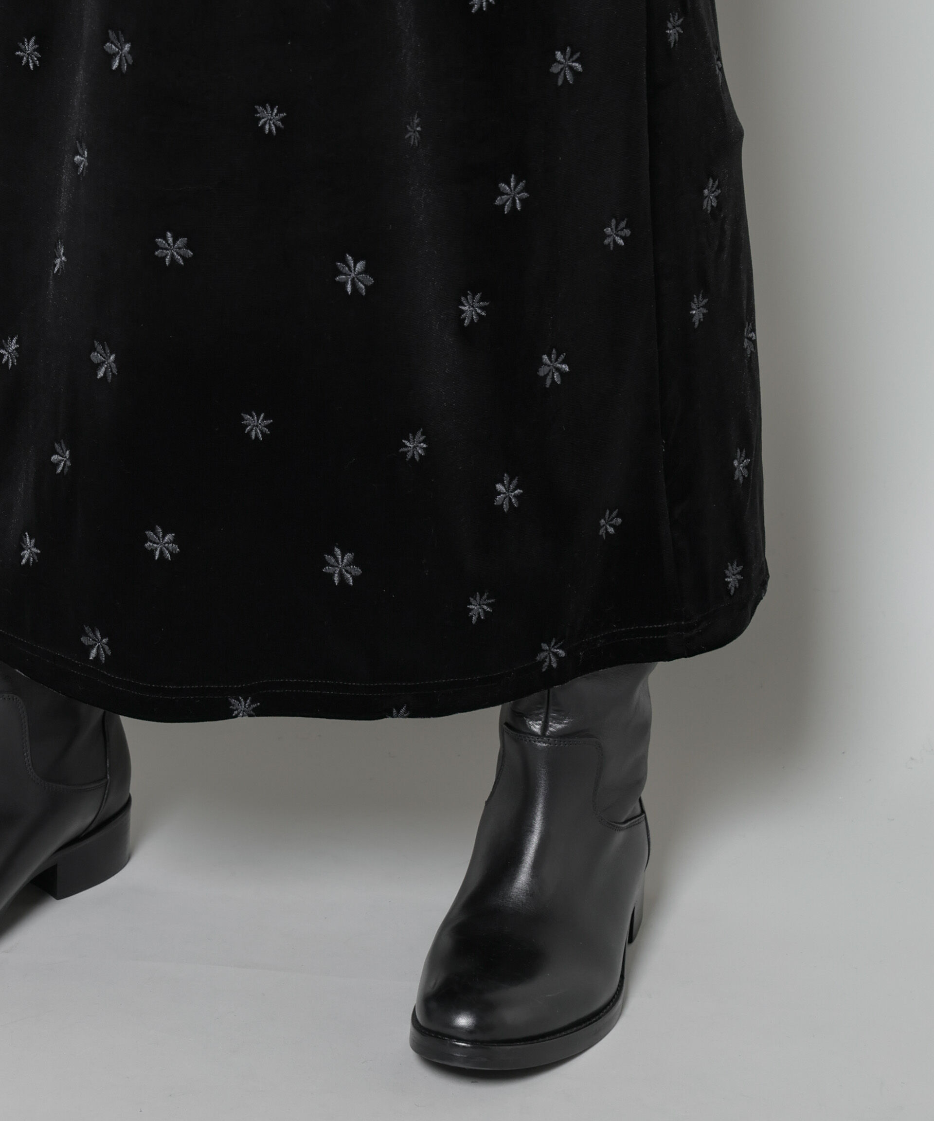 nano･universe「刺繍ベロアカットナロースカート(セットアップ可)」|スカート|