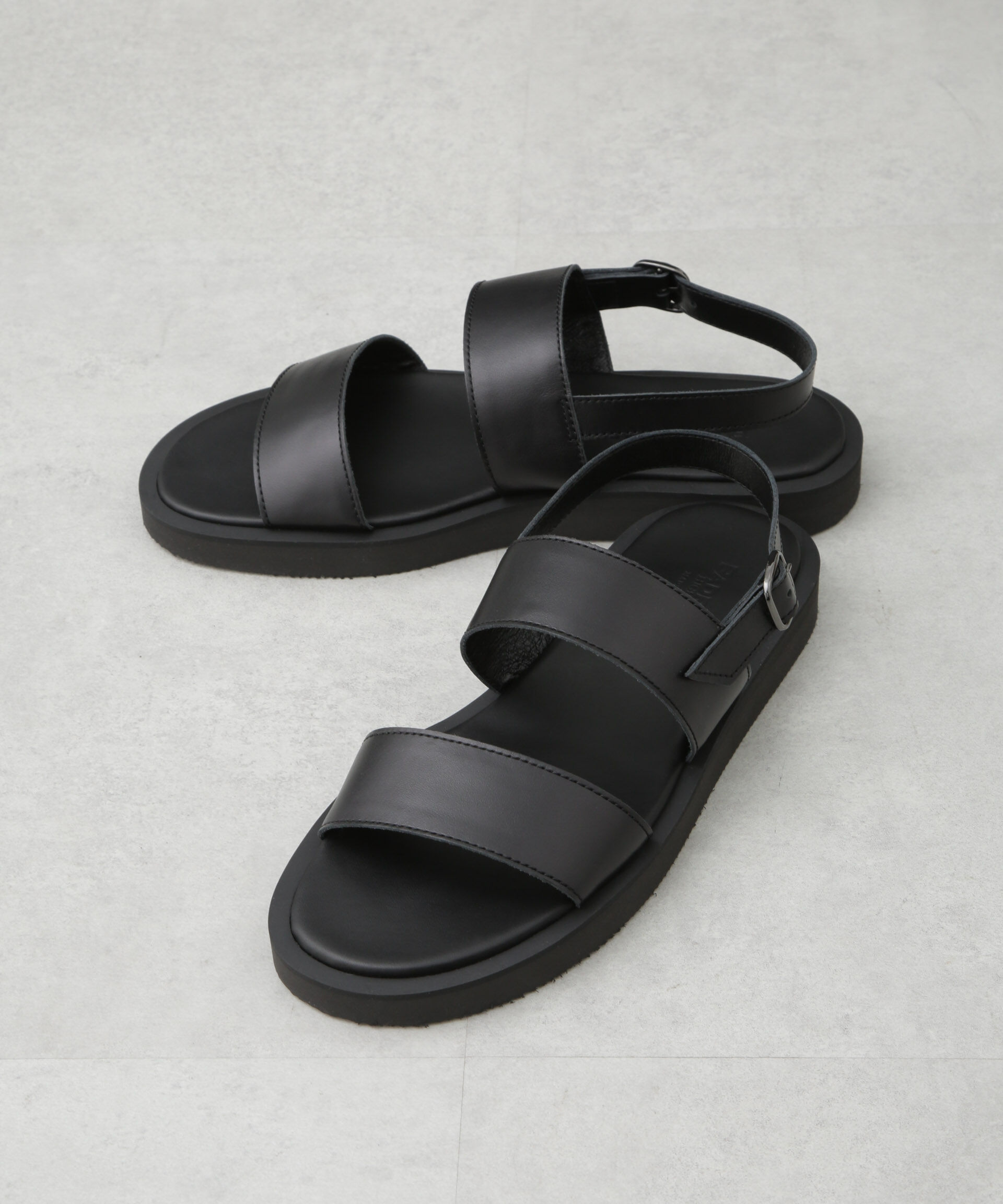 nano･universe「PADRONE THE STANDARD LINE/別注BACK STRAP SANDAL/ストラップサンダル」|サンダル|ブラック