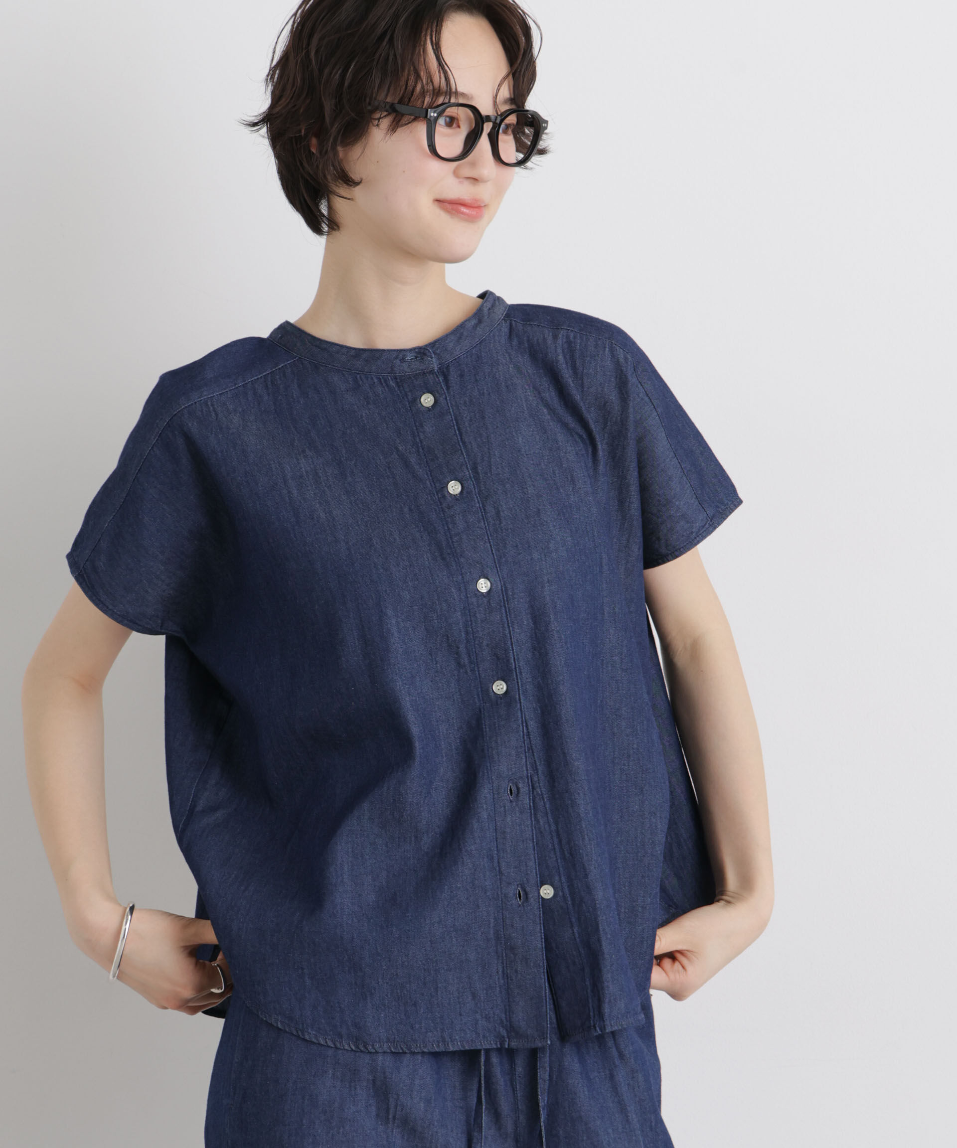 nano･universe「ライトオンスデニム前後2wayドルマンブラウス(セットアップ可)」|シャツ・ブラウス|ネイビー
