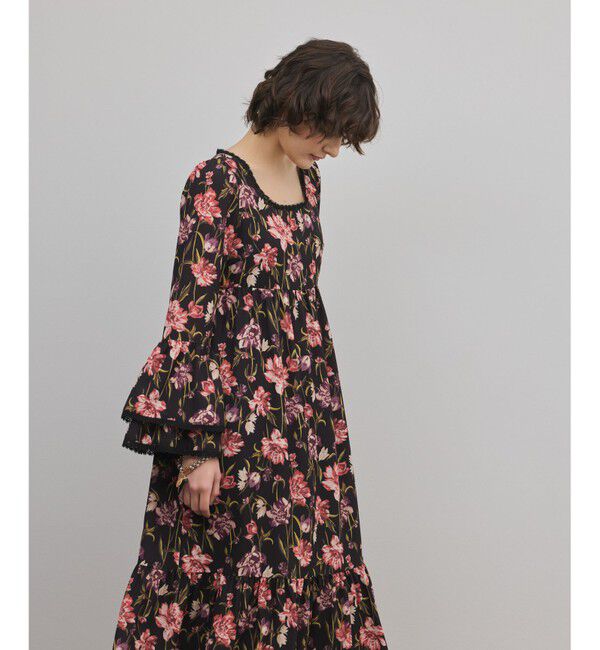 GRACE CONTINENTAL「ボタニカルプリントティアードワンピース」|ワンピース|