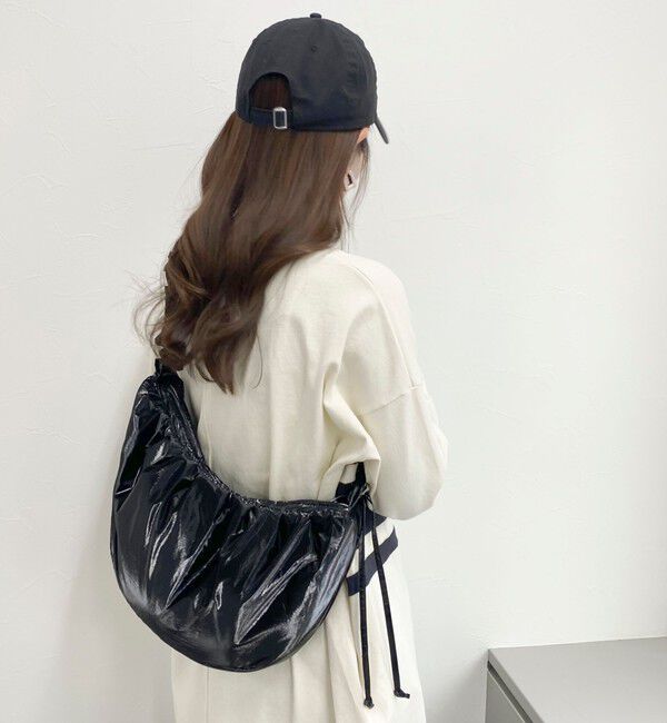 fredy emue「ソフトパテッドシャーリングショルダーバッグ」|ショルダー・メッセンジャー|