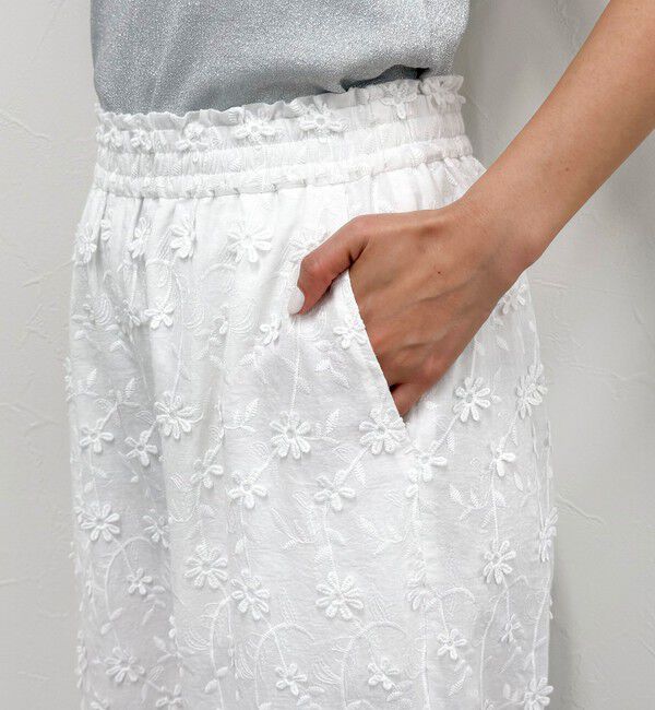 fredy emue「3D刺繍スカラップイージーパンツ」|チノ|