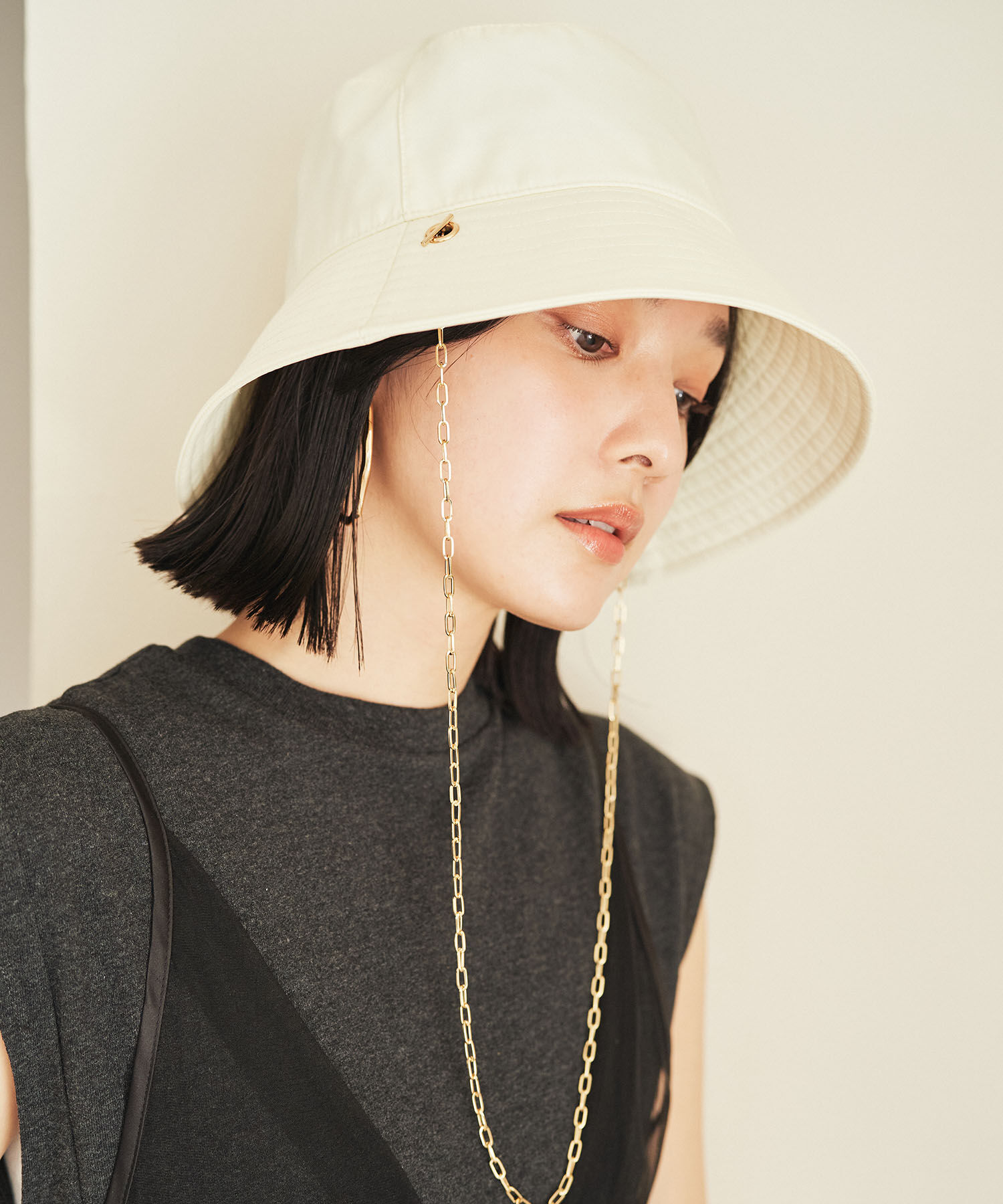 VIS「【吸水速乾】チェーン付つば広バケットハット」|ハット|
