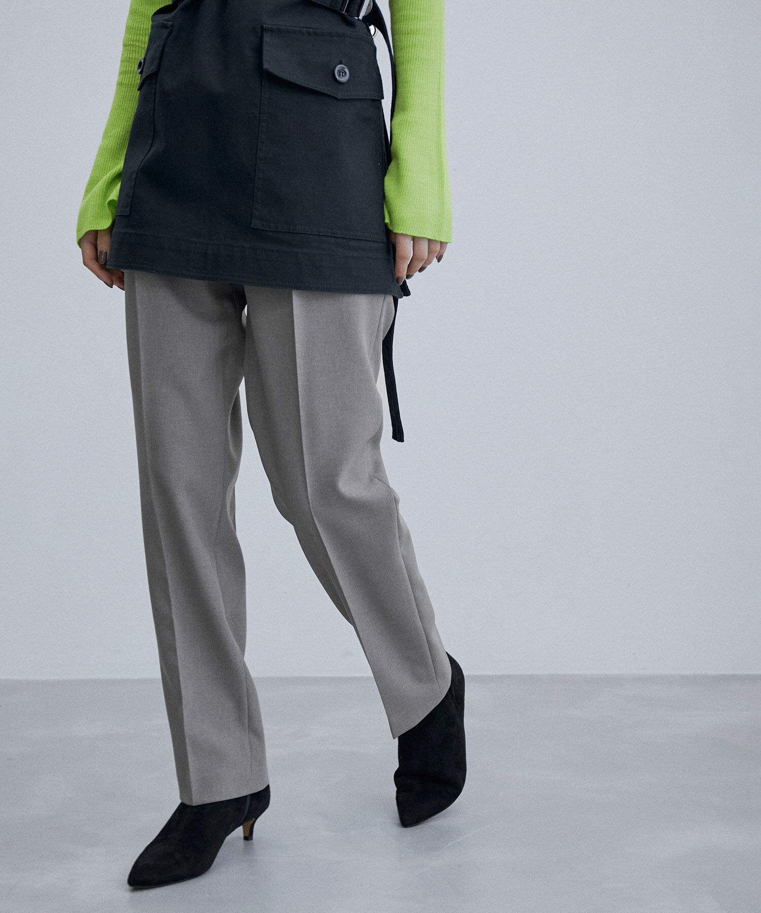 ADAM ET ROPE'「【サステナブル】スリムスラックス」|スラックス|グレー(07)