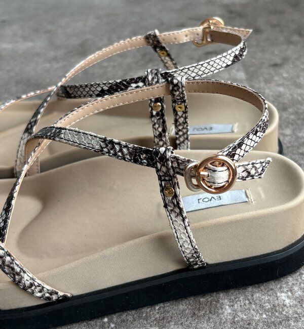  「【WEB限定】GOLDトングフラットクロスサンダル」|その他|