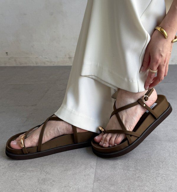  「【WEB限定】GOLDトングフラットクロスサンダル」|その他|