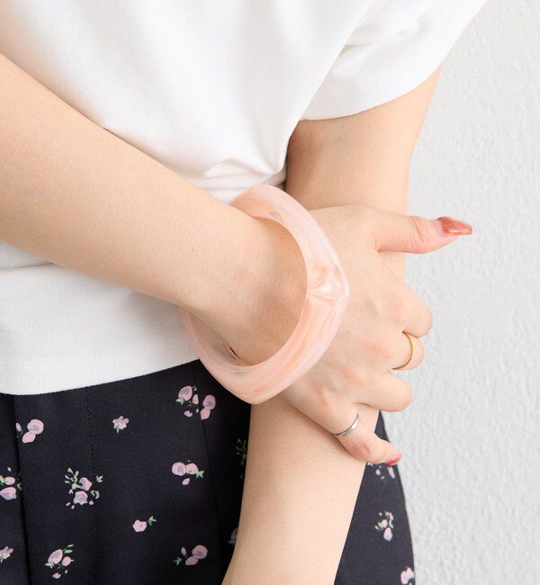  「クリアマーブルスクエアバングル」|ブローチ・コサージュ|