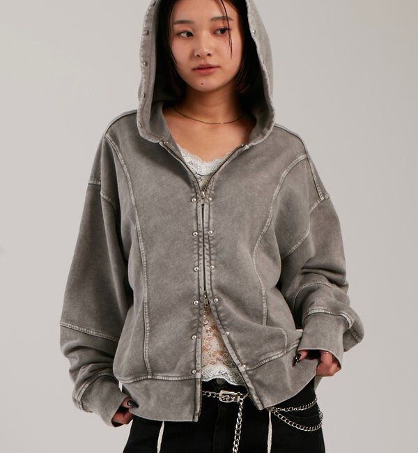  「【UNISEX】KOOKY'N ケミカルスタッズ切り替えジップパーカー」|パーカー|