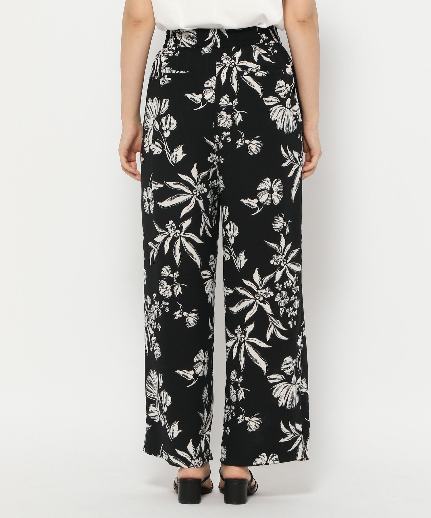 LOWRYS FARM「タックワイドイージーパンツ」|チノ|