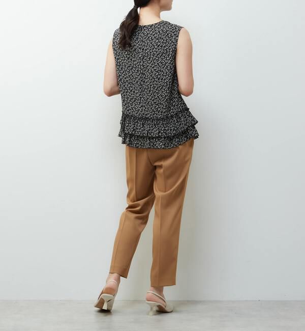 TIARA「モノトーンリーフプリントペプラムブラウス」|シャツ・ブラウス|