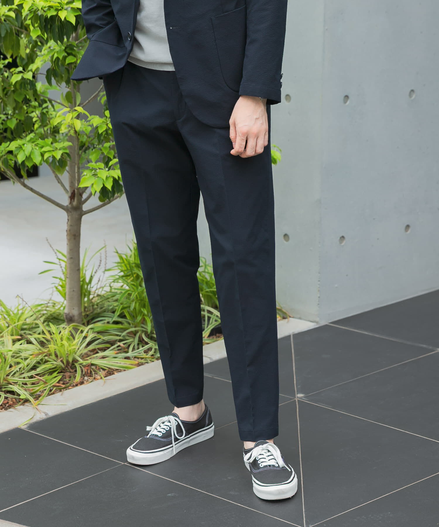 URBAN RESEARCH DOORS「『イージーケア』LIFE STYLE TAILOR　シアサッカーコンフォータブルパンツ」|スラックス|ネイビー