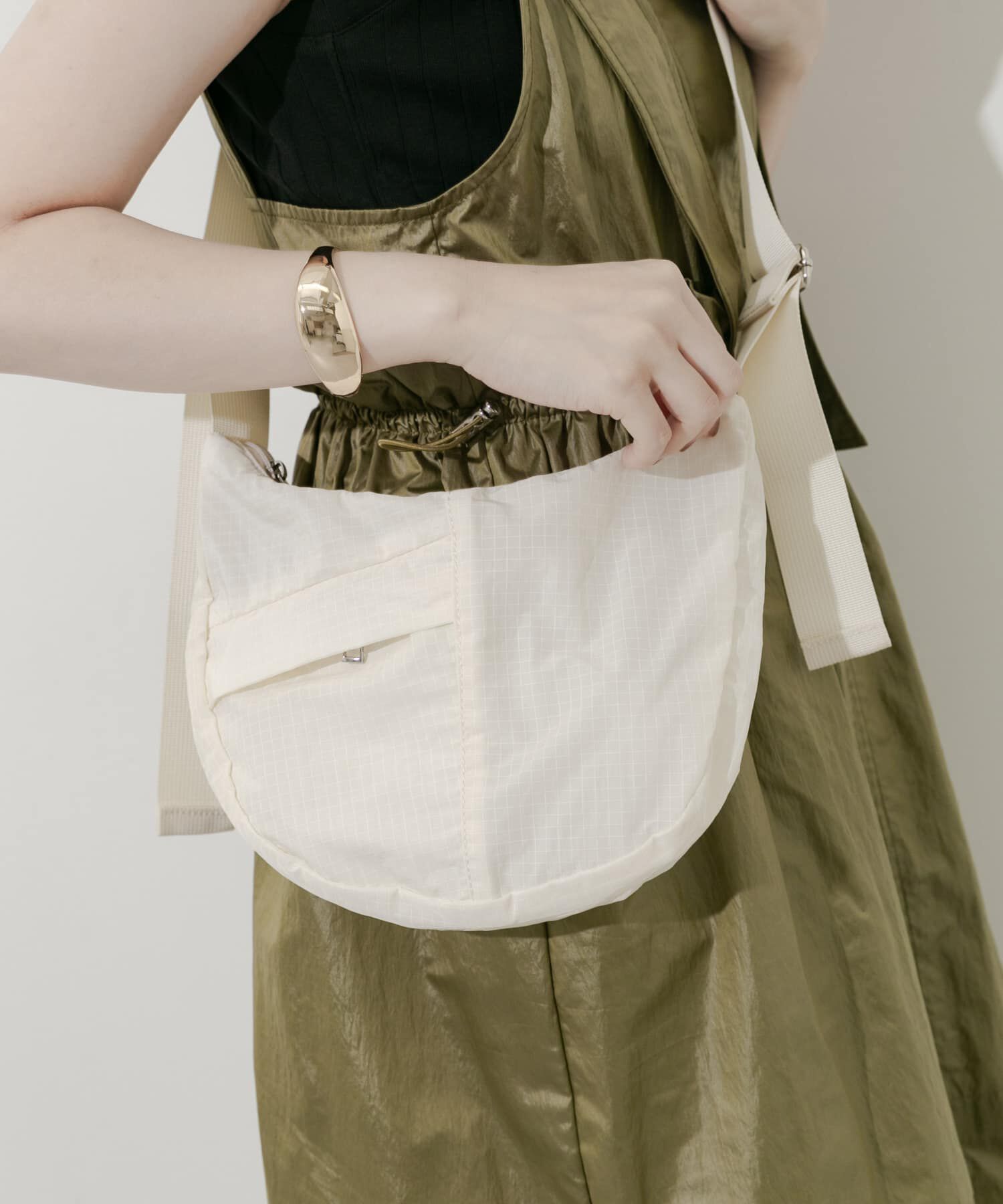 SMELLY「ハーフムーンナイロンショルダー」|ショルダー・メッセンジャー|