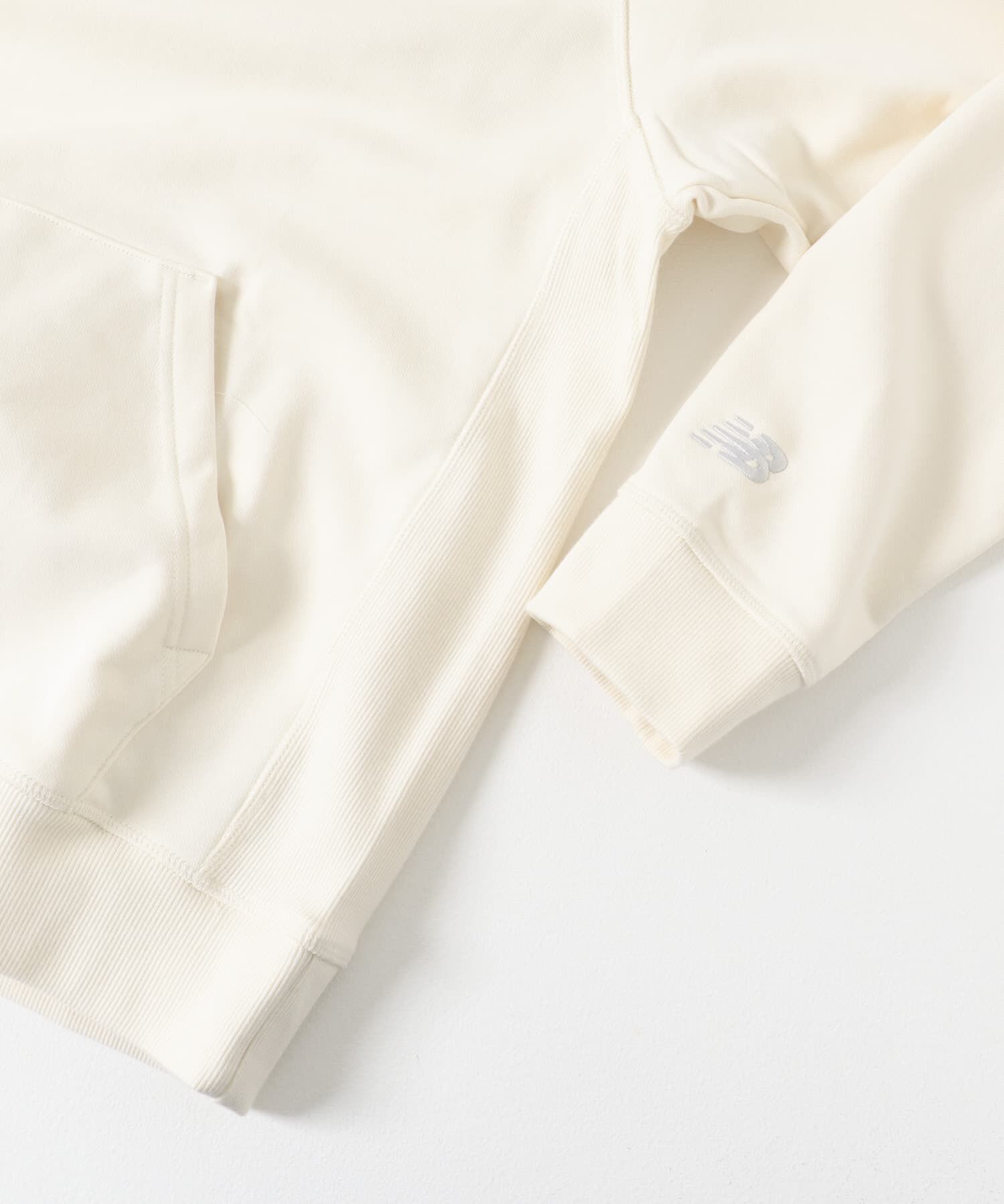 URBAN RESEARCH DOORS「NEW BALANCE　Athletics クラシックスフーディ」|パーカー|