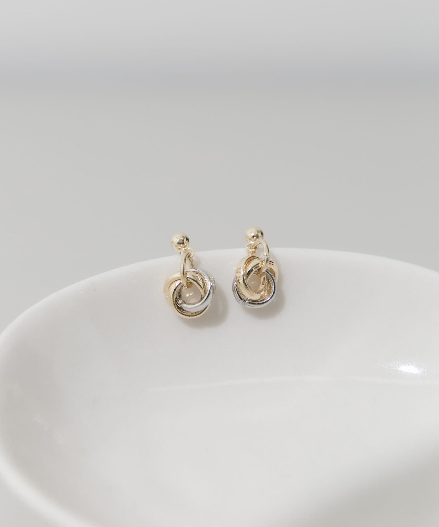 SMELLY「レイヤードサークルミニピアス」|ピアス|ゴールド系その他