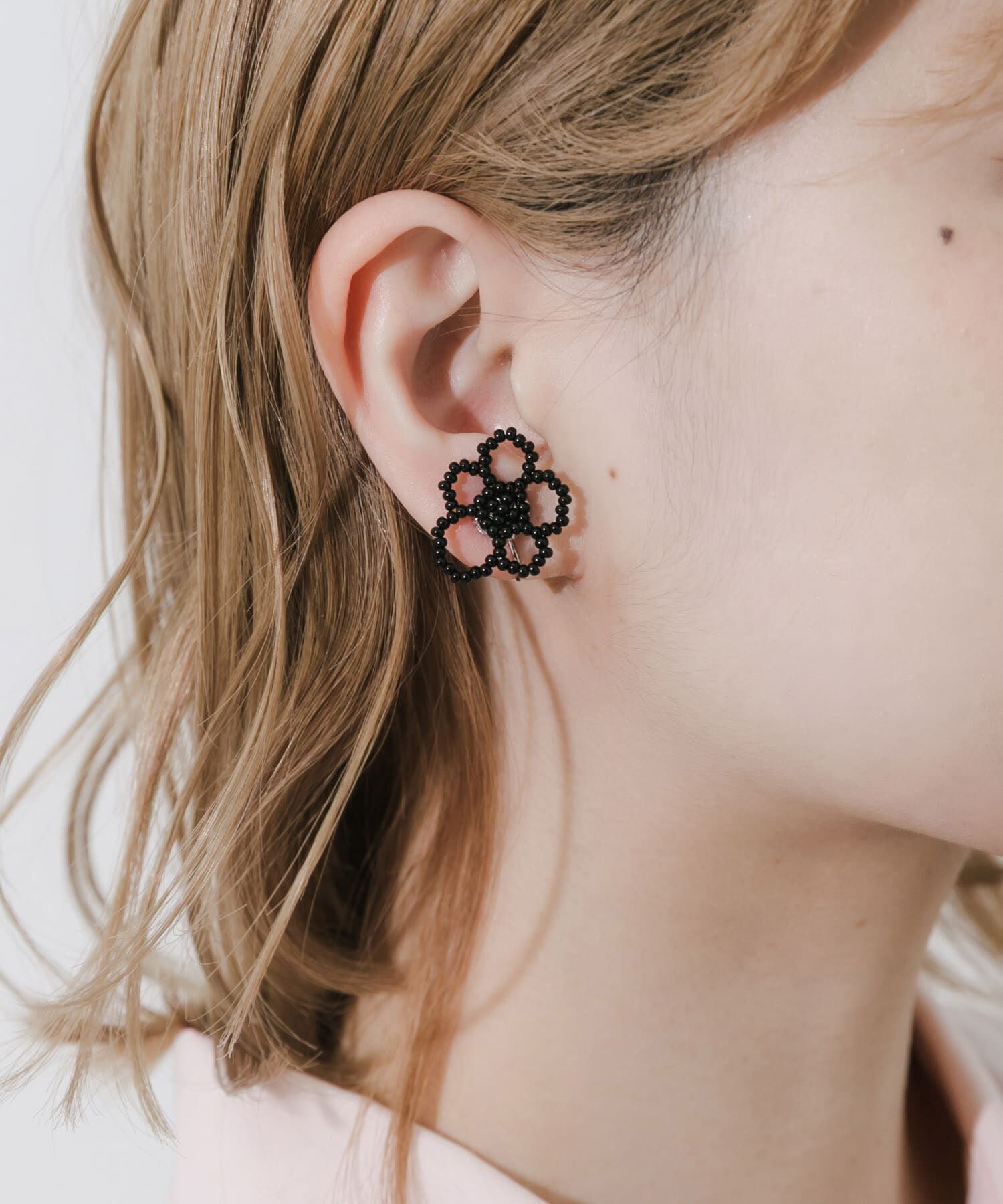 SMELLY「ビーズフラワーイヤリング」|イヤリング|