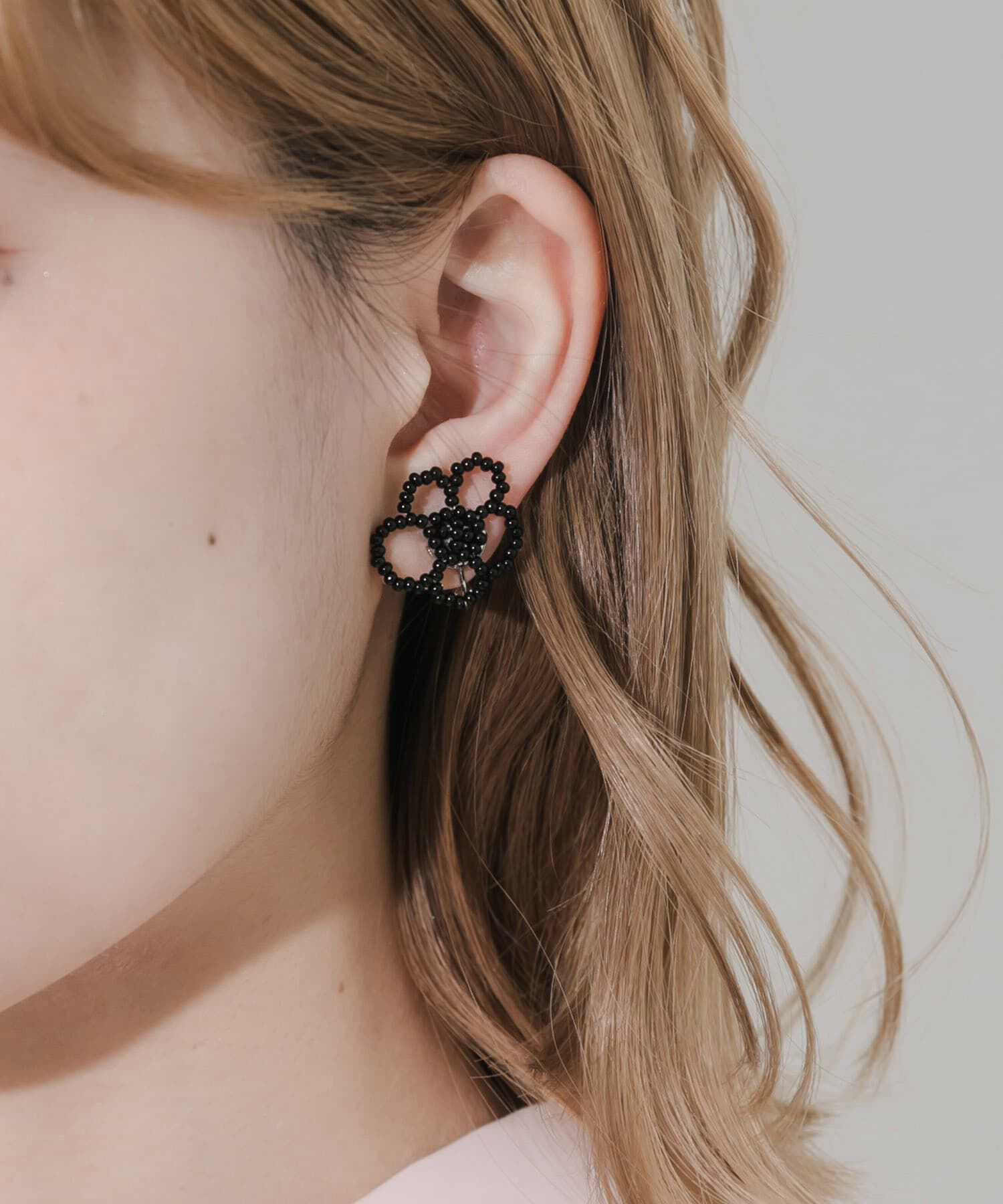 SMELLY「ビーズフラワーイヤリング」|イヤリング|