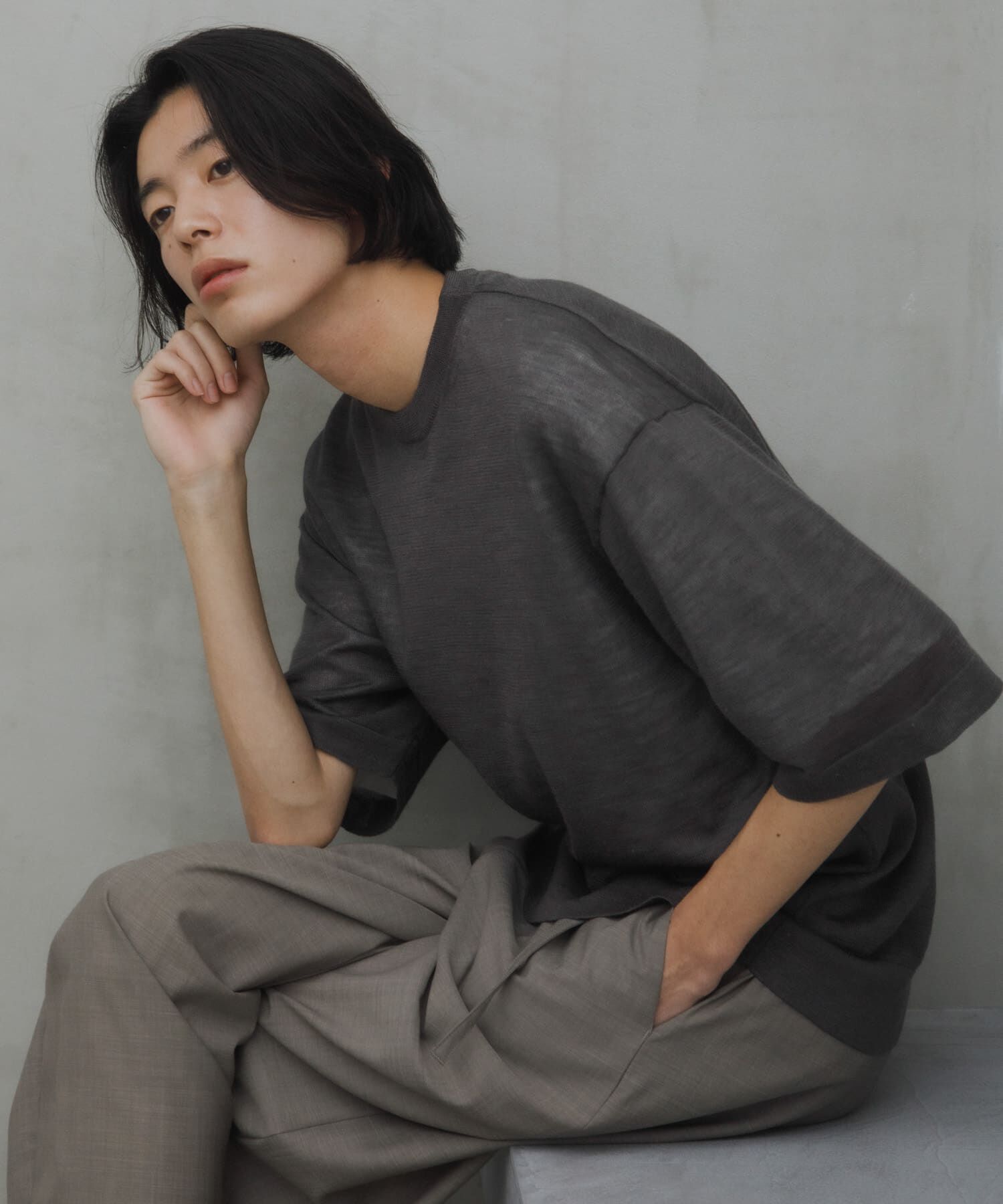 URBAN RESEARCH DOORS「Ramie High Gauge Crew-Neck Knit」|ニット・セーター|チャコールグレー